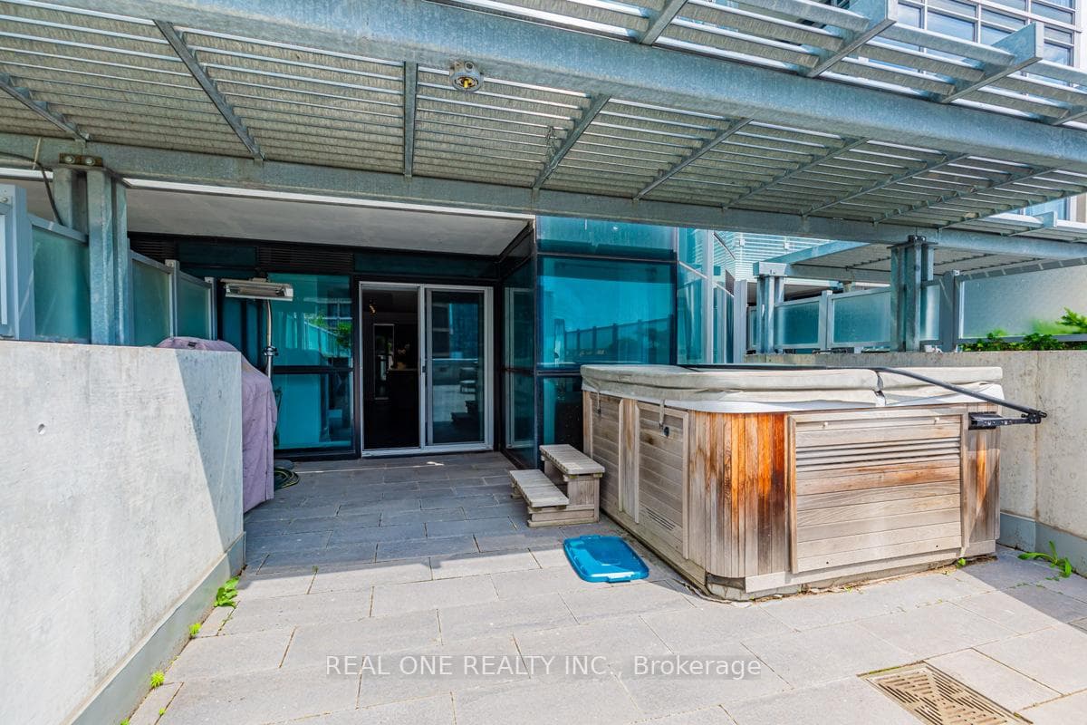 386 Yonge Street Unit 1408 photo 22
