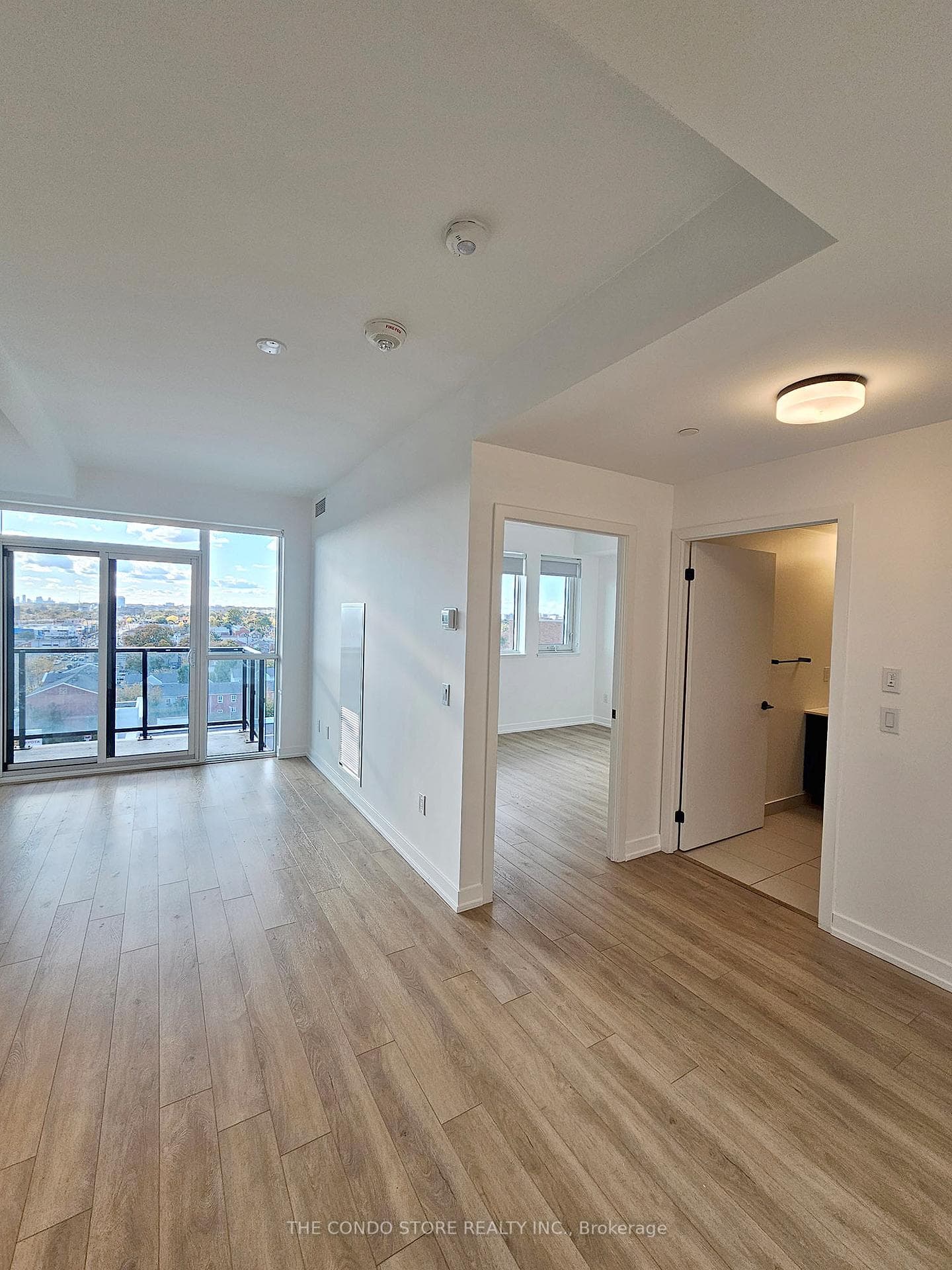 2300 St Clair Avenue Unit 901 photo 6
