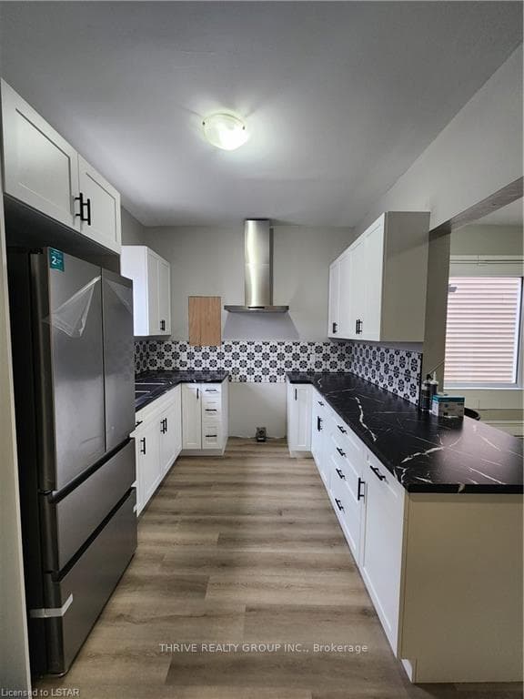 261 CLARENCE Street Unit MAIN photo 8