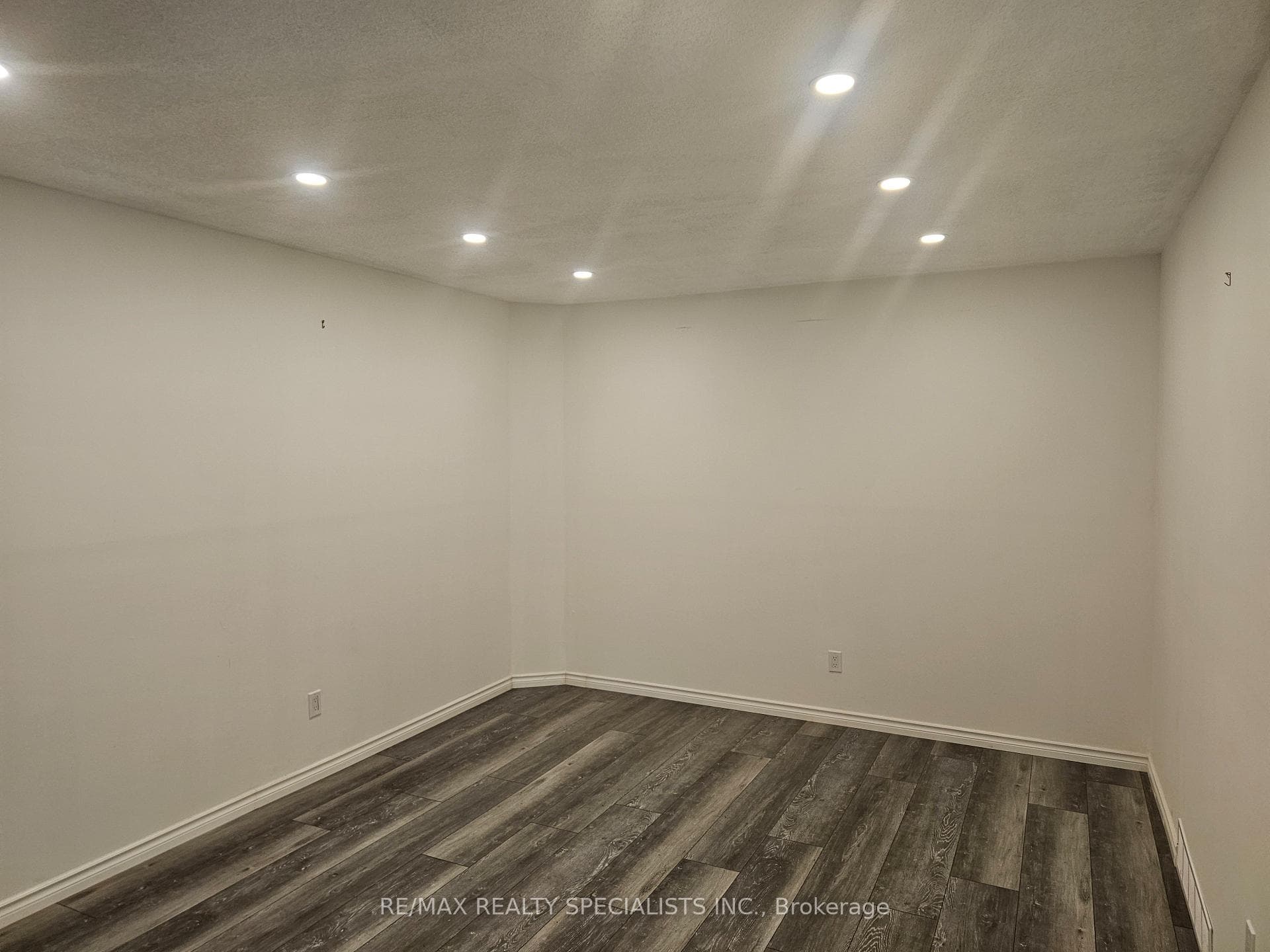 283 Delancey Boulevard photo 18