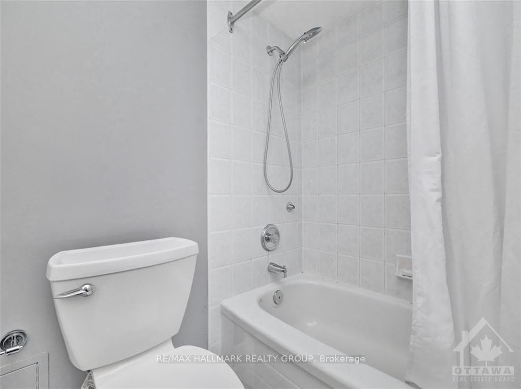 515 ST LAURENT Boulevard Unit 2508 photo 18