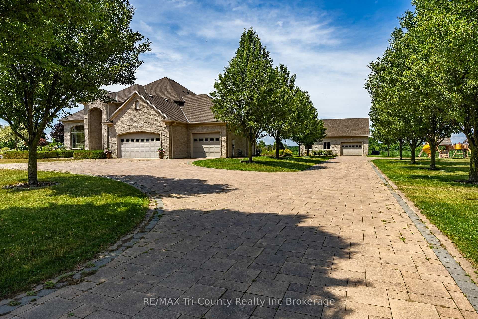 Interlocking Brick Driveway