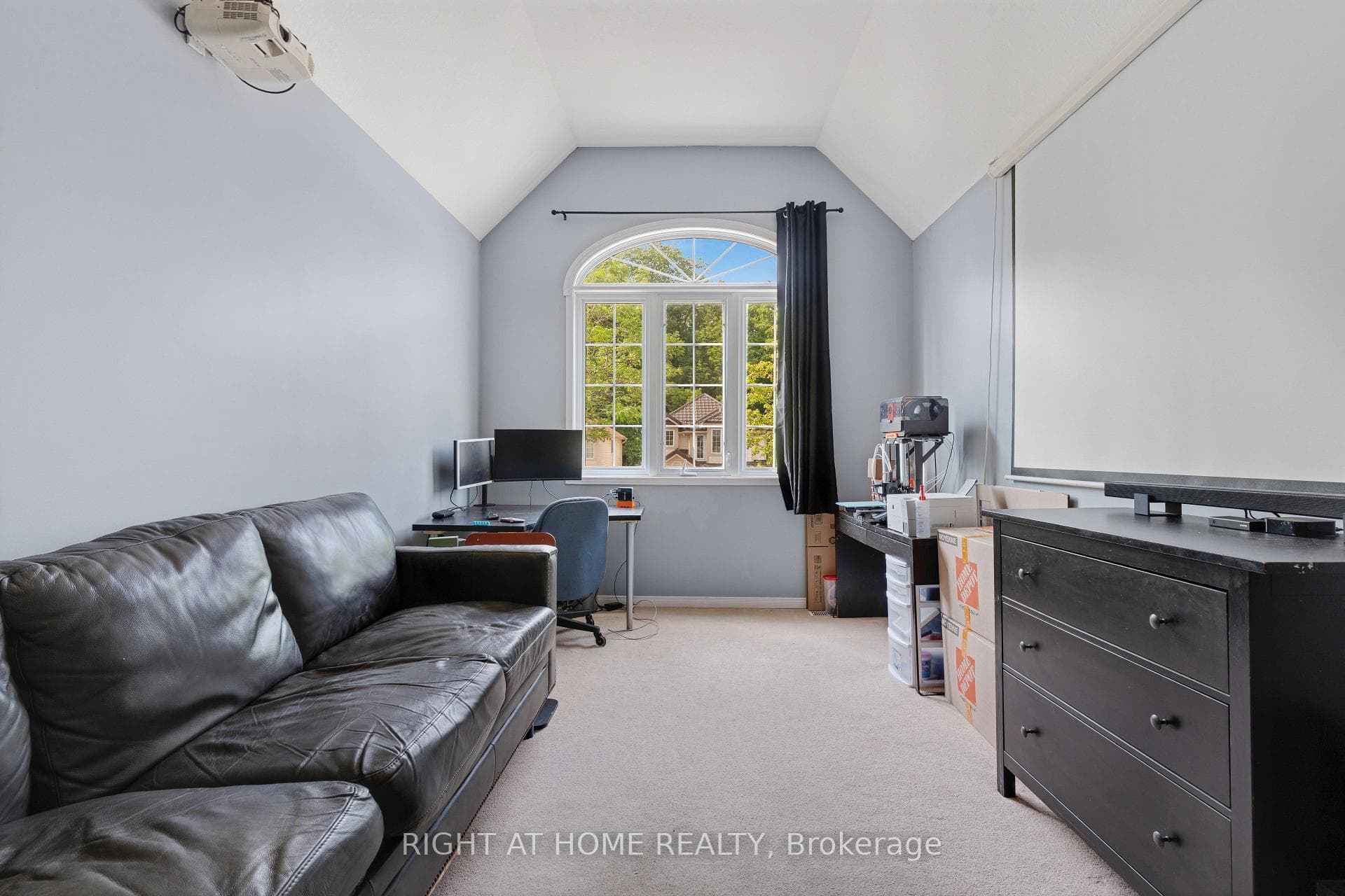 302 Oprington Place photo 21