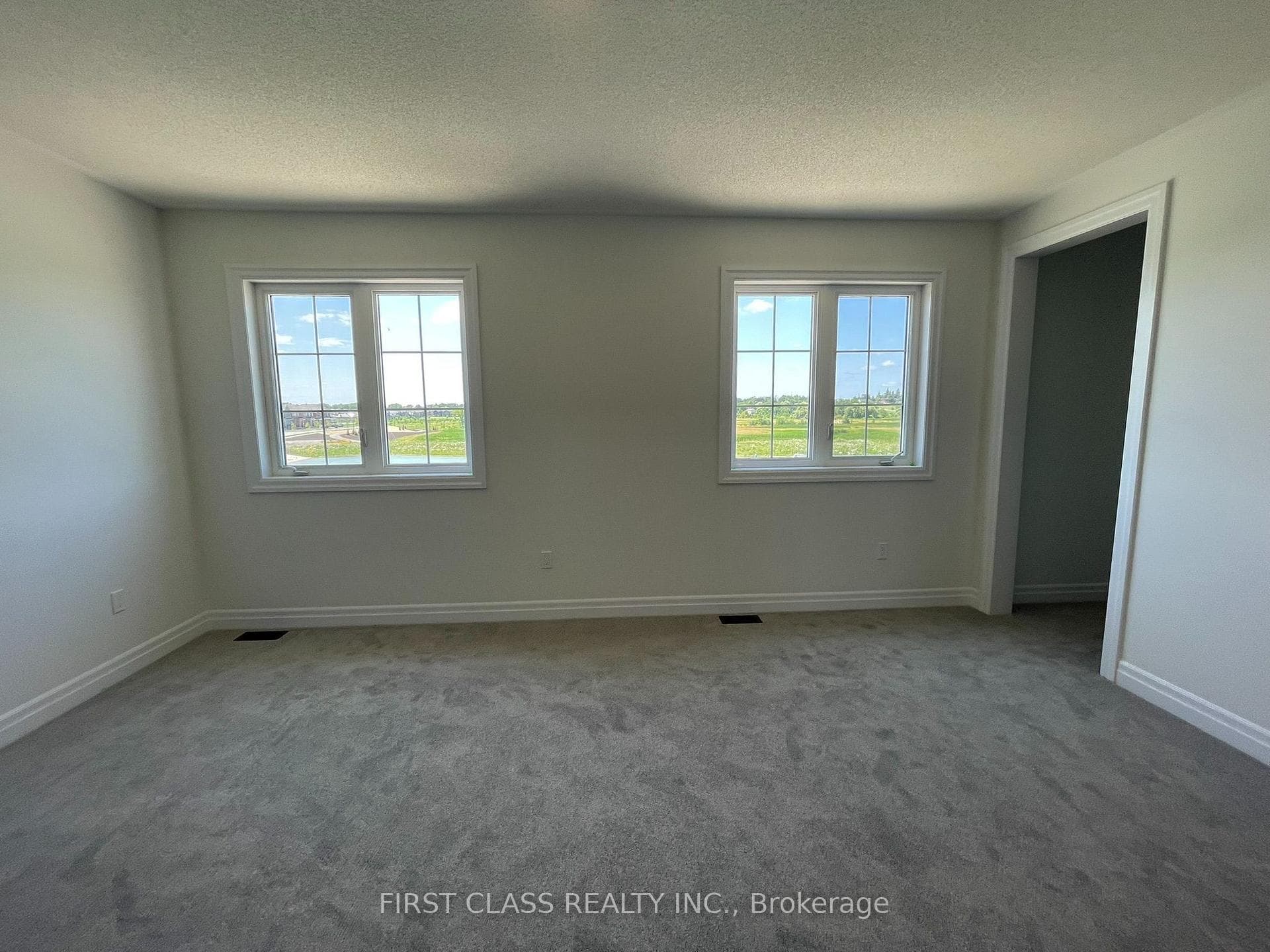 68 Thomas Smith Street photo 26