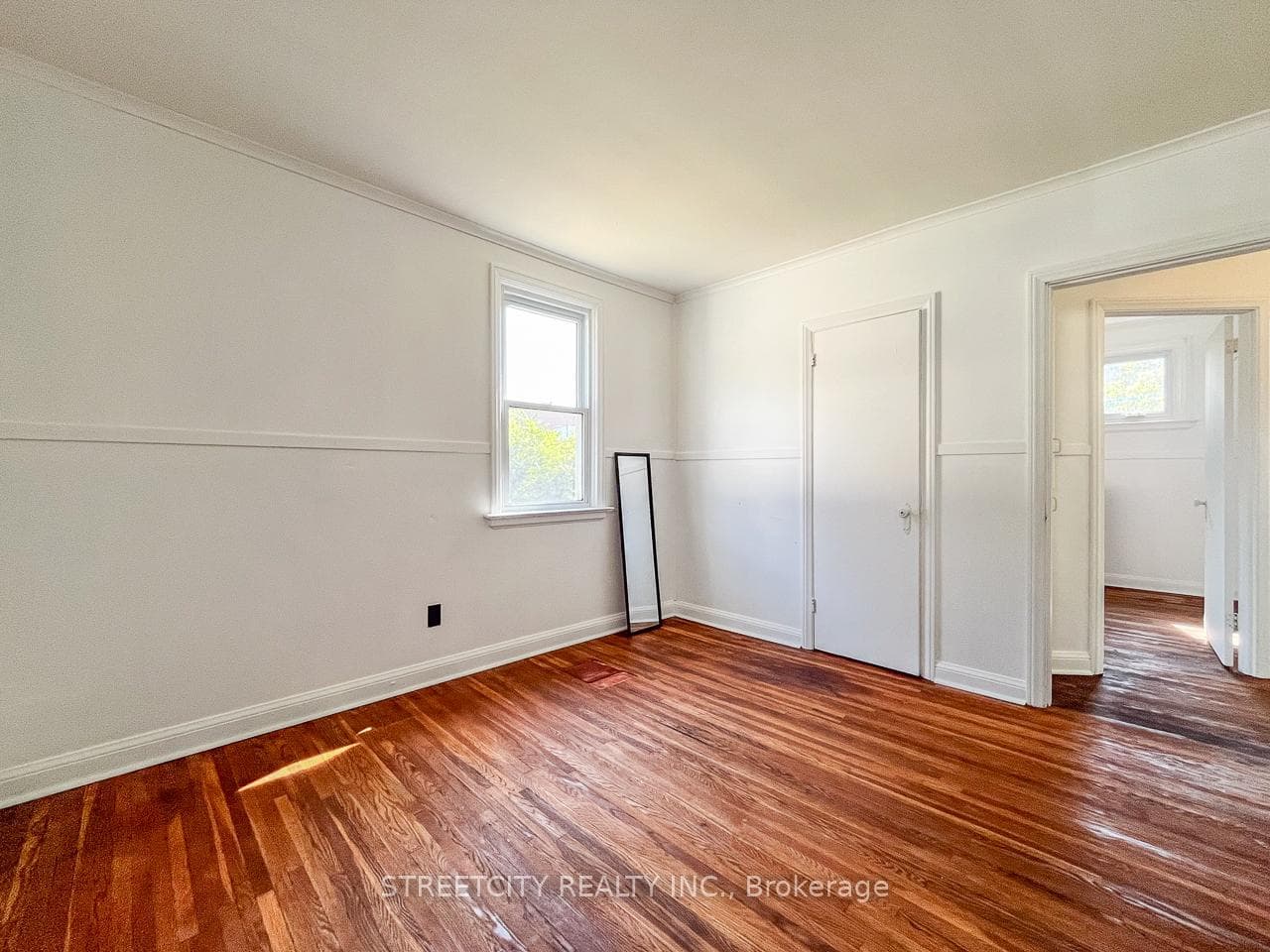 116 Sterling Street photo 16