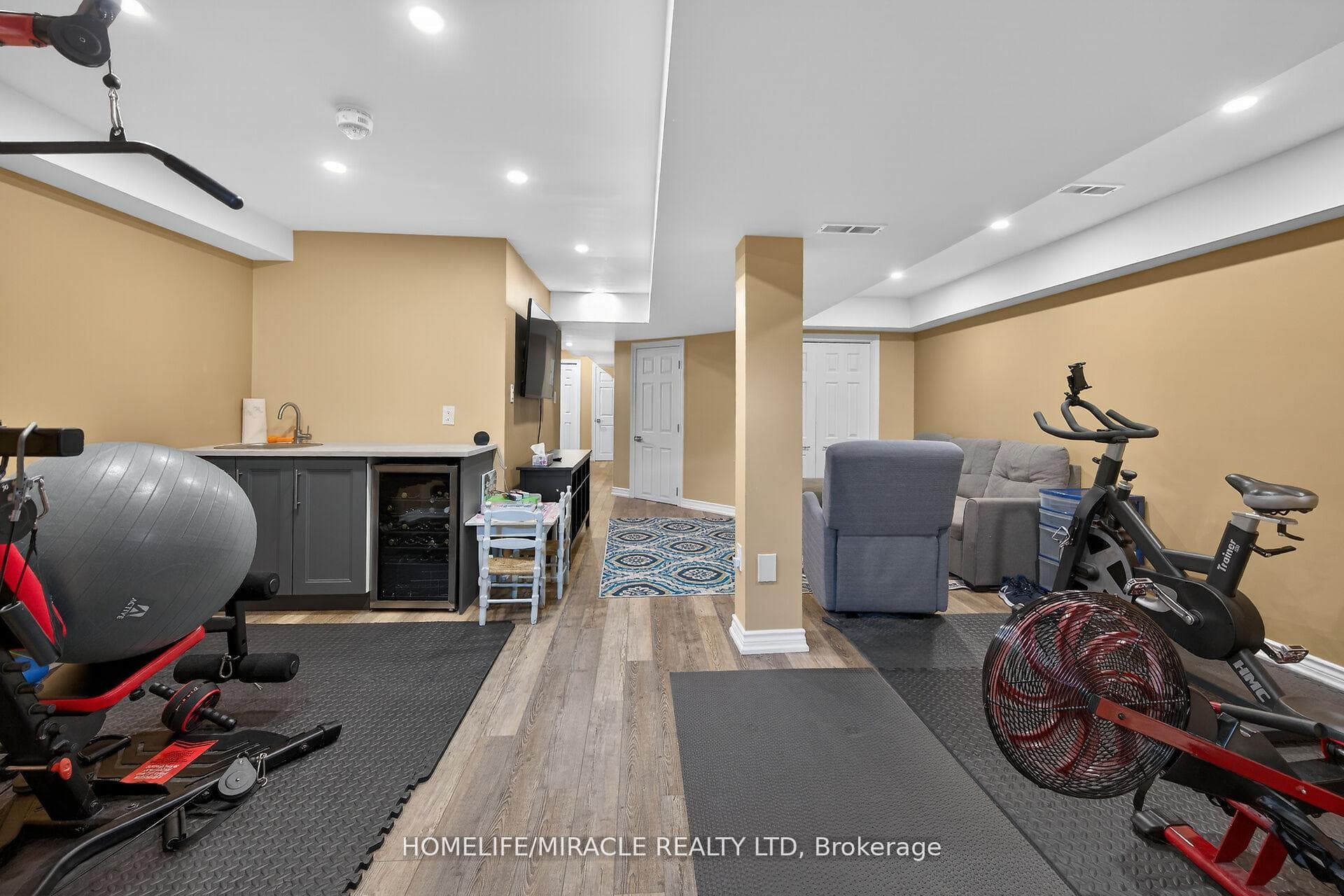149 Kinsman Drive photo 40