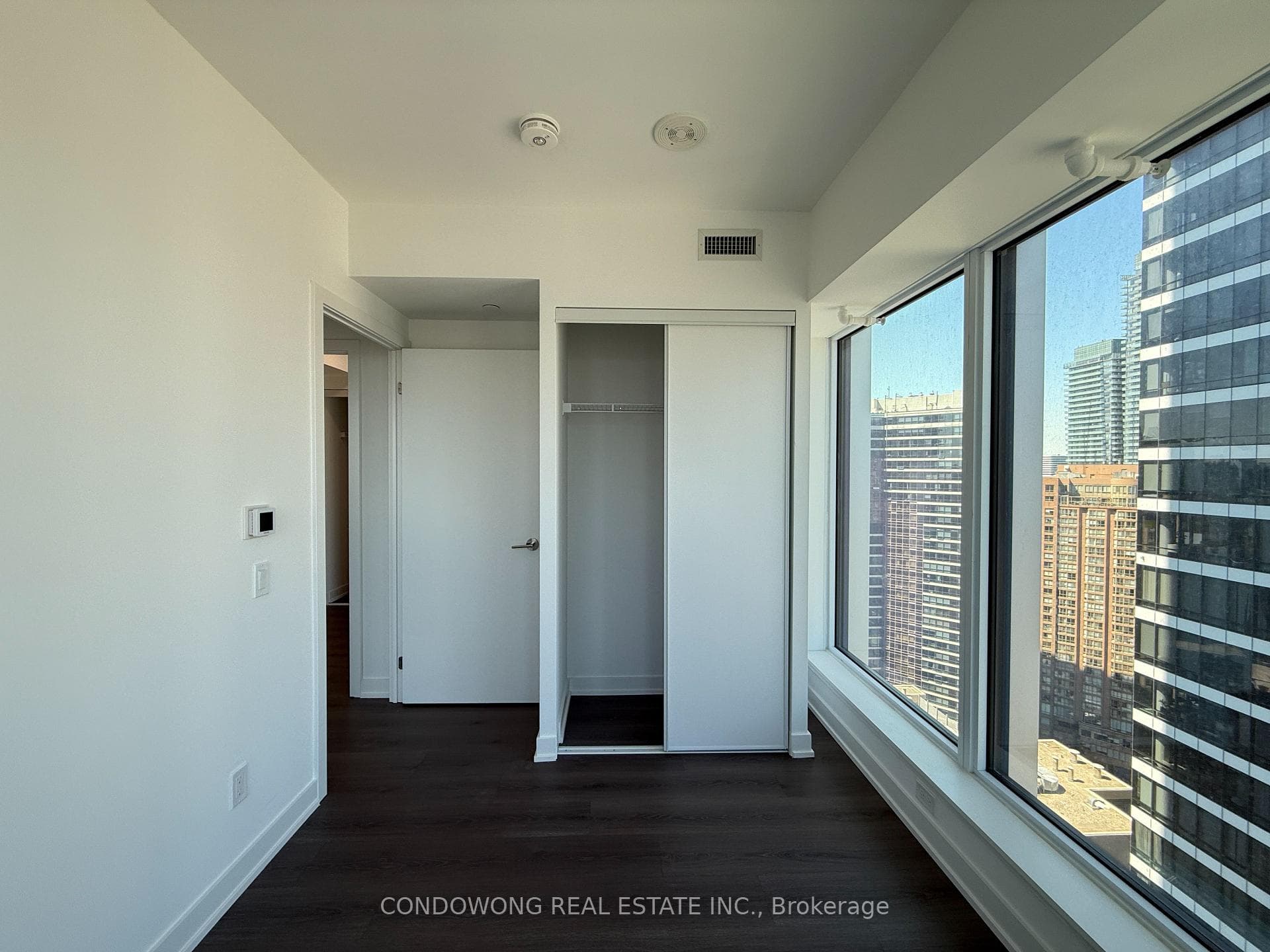 8 Wellesley Street Unit 3309 photo 6