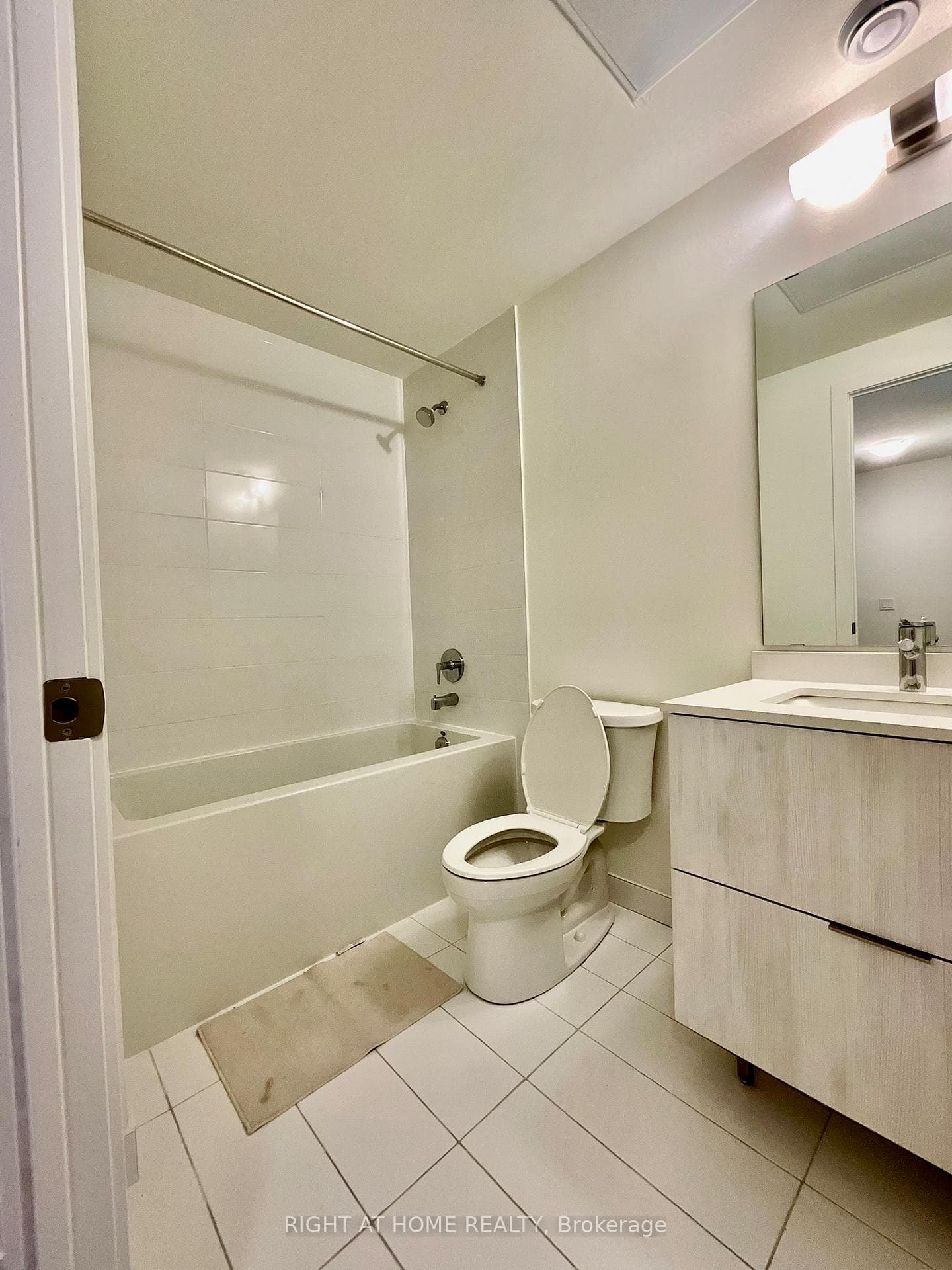 8 Steckley House Lane Unit 212 photo 23
