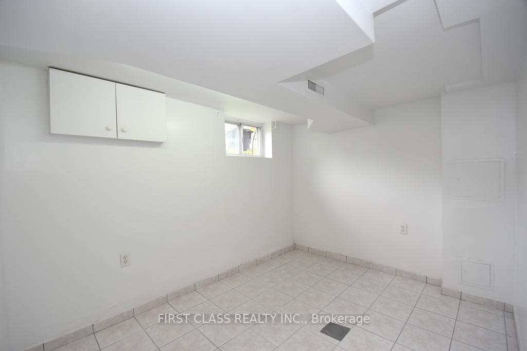 1050 Woodbine Avenue Unit Bsmt photo 10