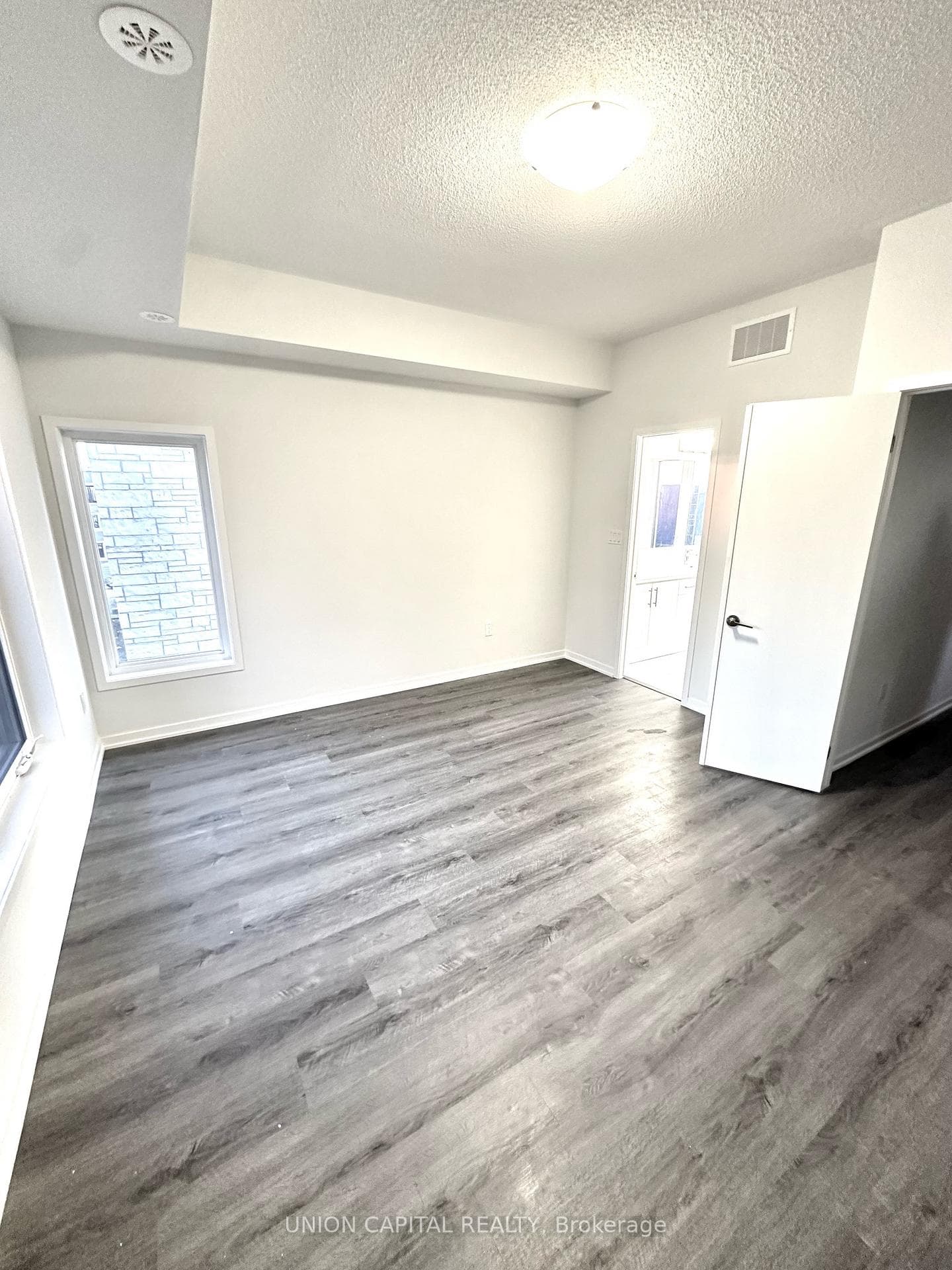 31 Mable Smith Way photo 13