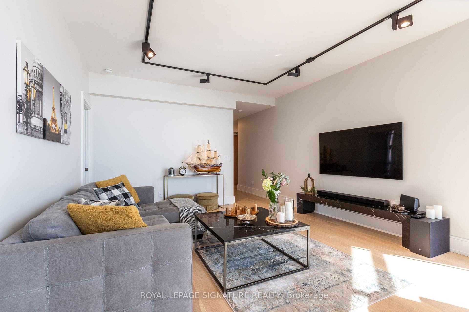 219 Fort York Boulevard Unit 3609 photo 4