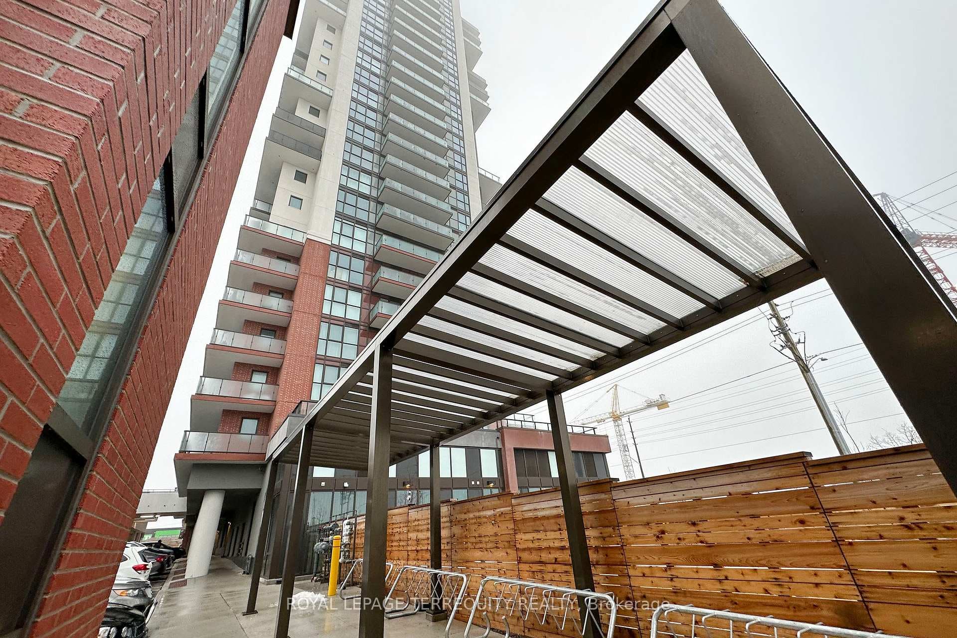 2550 Simcoe Street Unit 318 photo 11