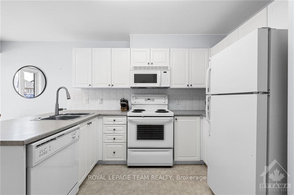 244 CRESTHAVEN Drive photo 7