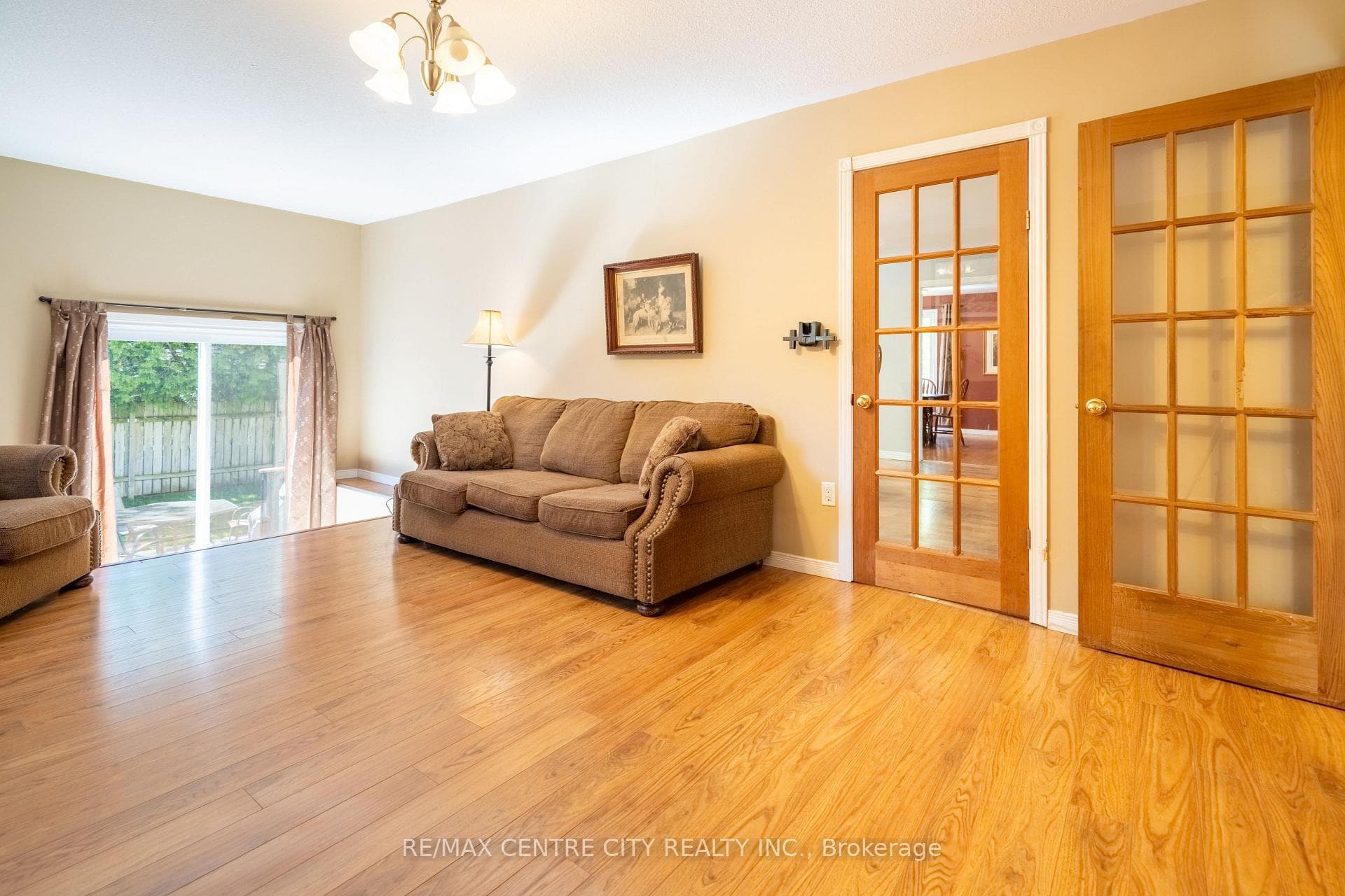 176 Eastman Avenue photo 25