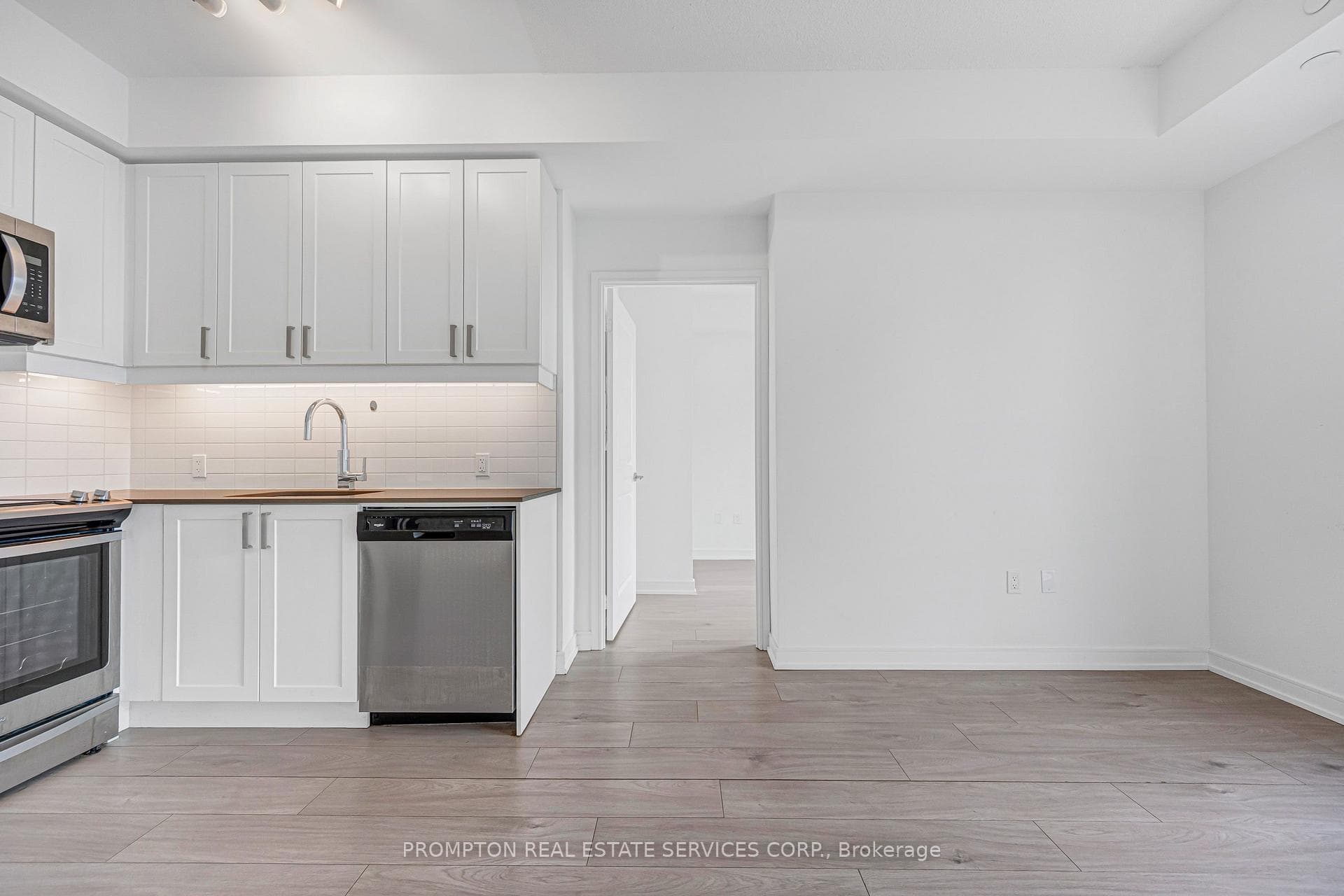 8 Nahani Way Unit 3320 photo 14