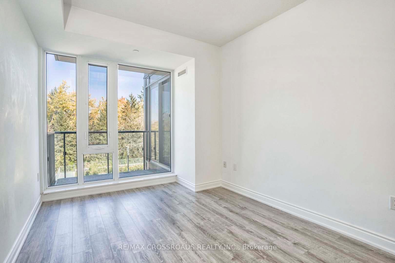 9618 Yonge Street Unit 219 photo 12