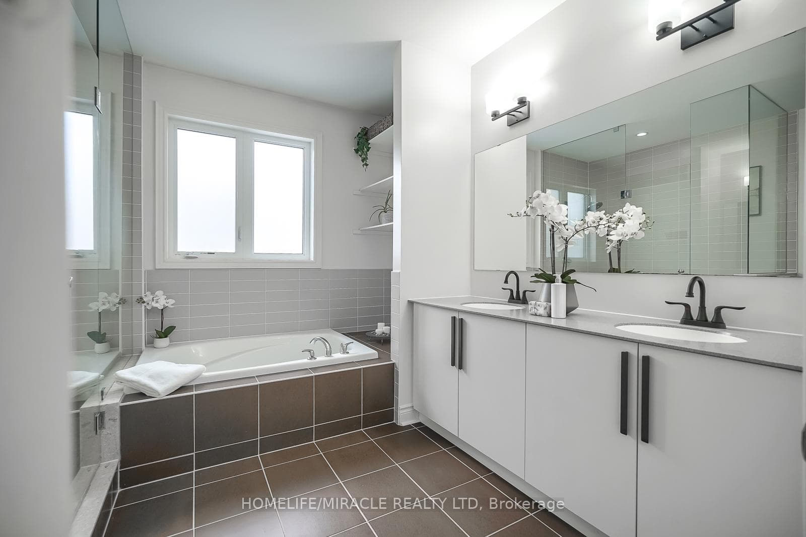 49 Benson Avenue photo 16