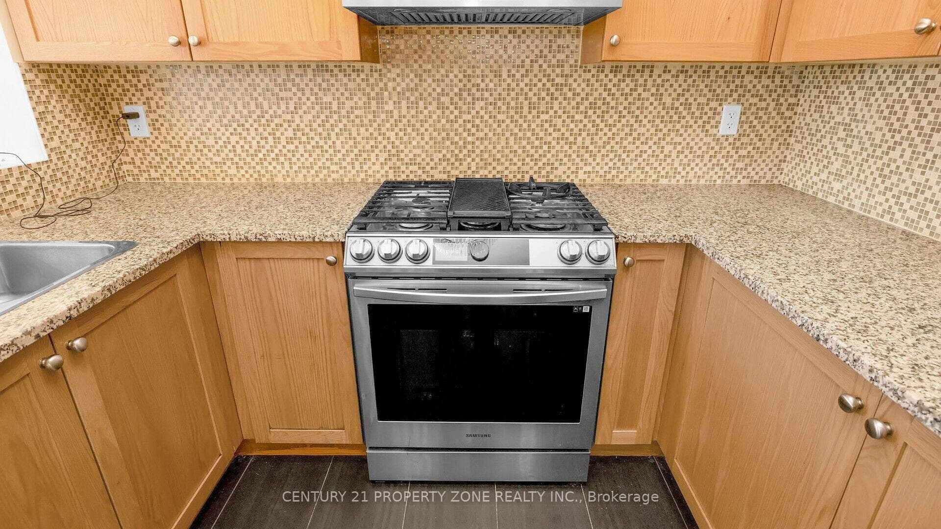 432 BessBorough Drive photo 11