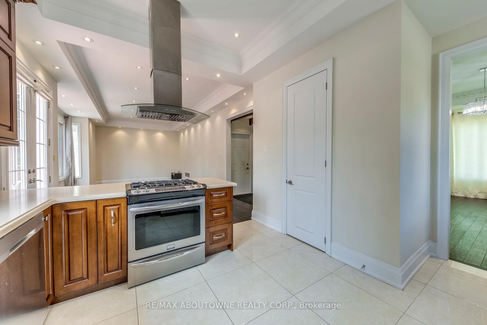 319 Holmes Avenue photo 19