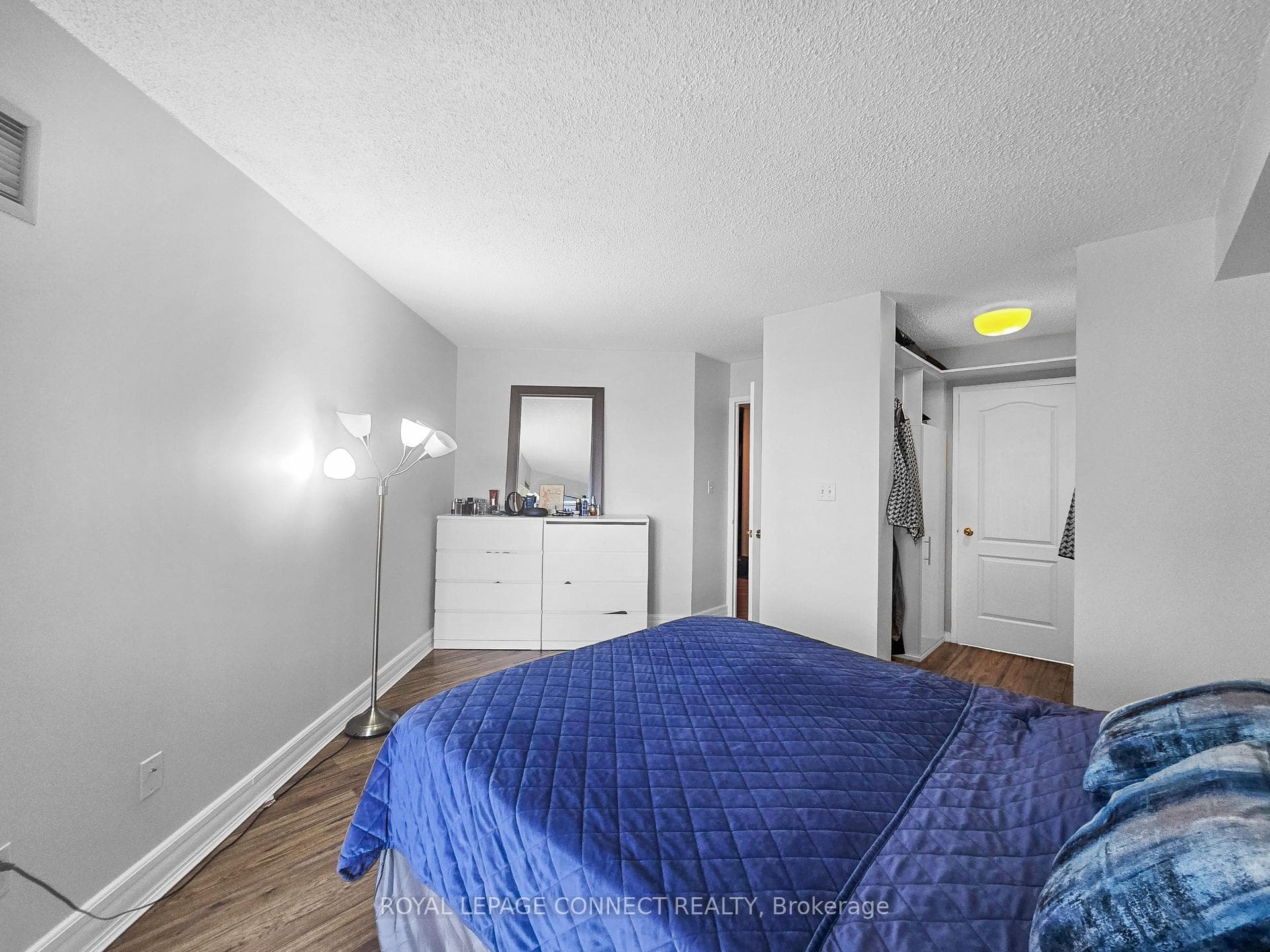 712 Rossland Road Unit 1111 photo 22