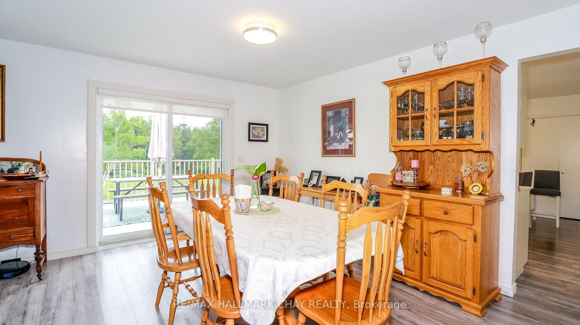 2733 Foxmead Road photo 6