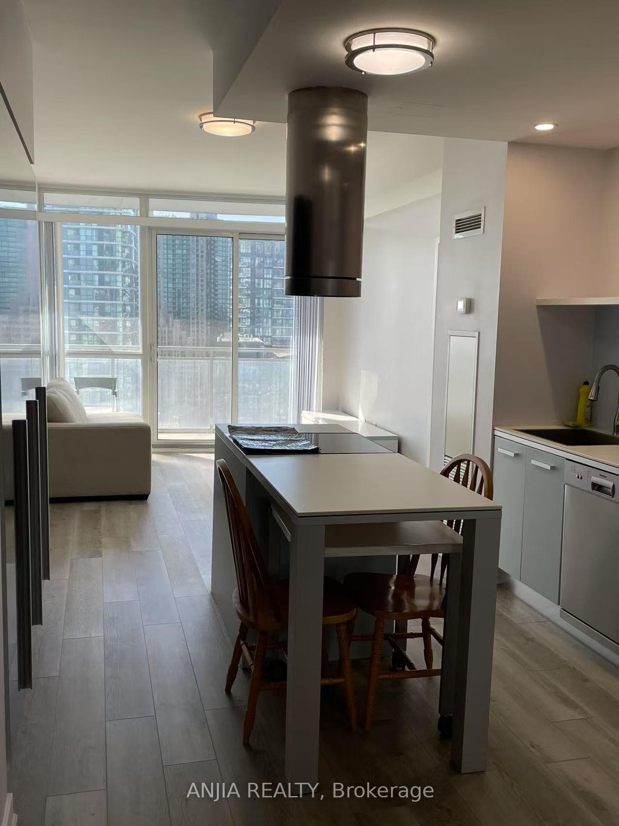 38 Dan Leckie Way Unit 2303 photo 9