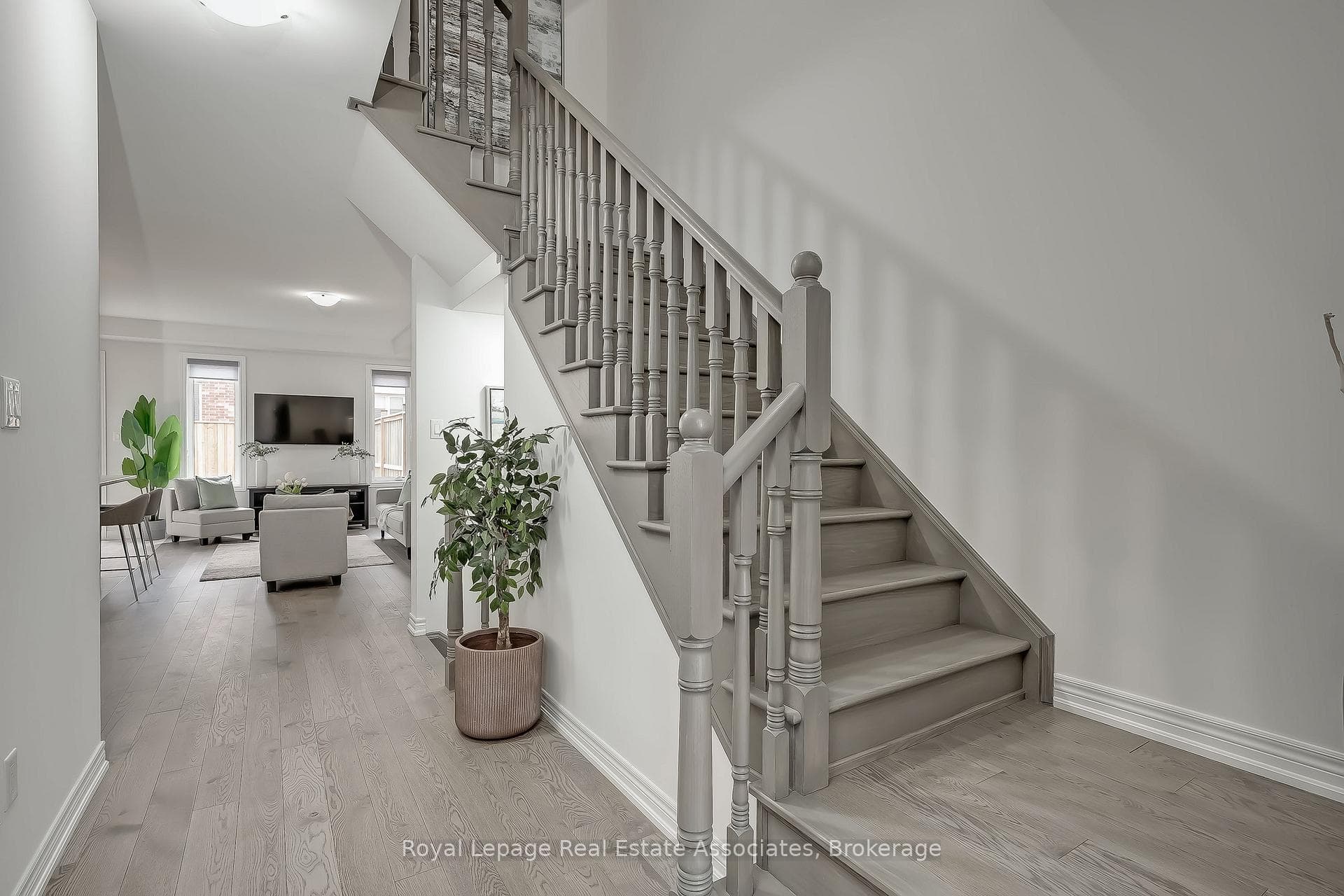 124 Mutrie Boulevard photo 6