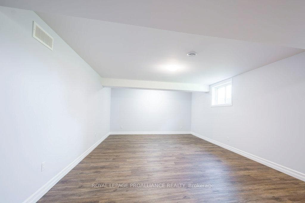 18 Tessa Boulevard photo 19