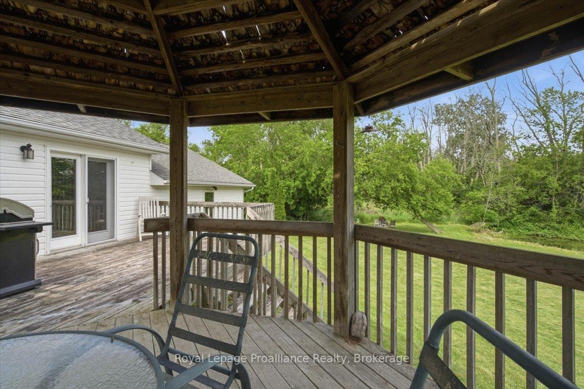 1005 Victoria Road photo 30
