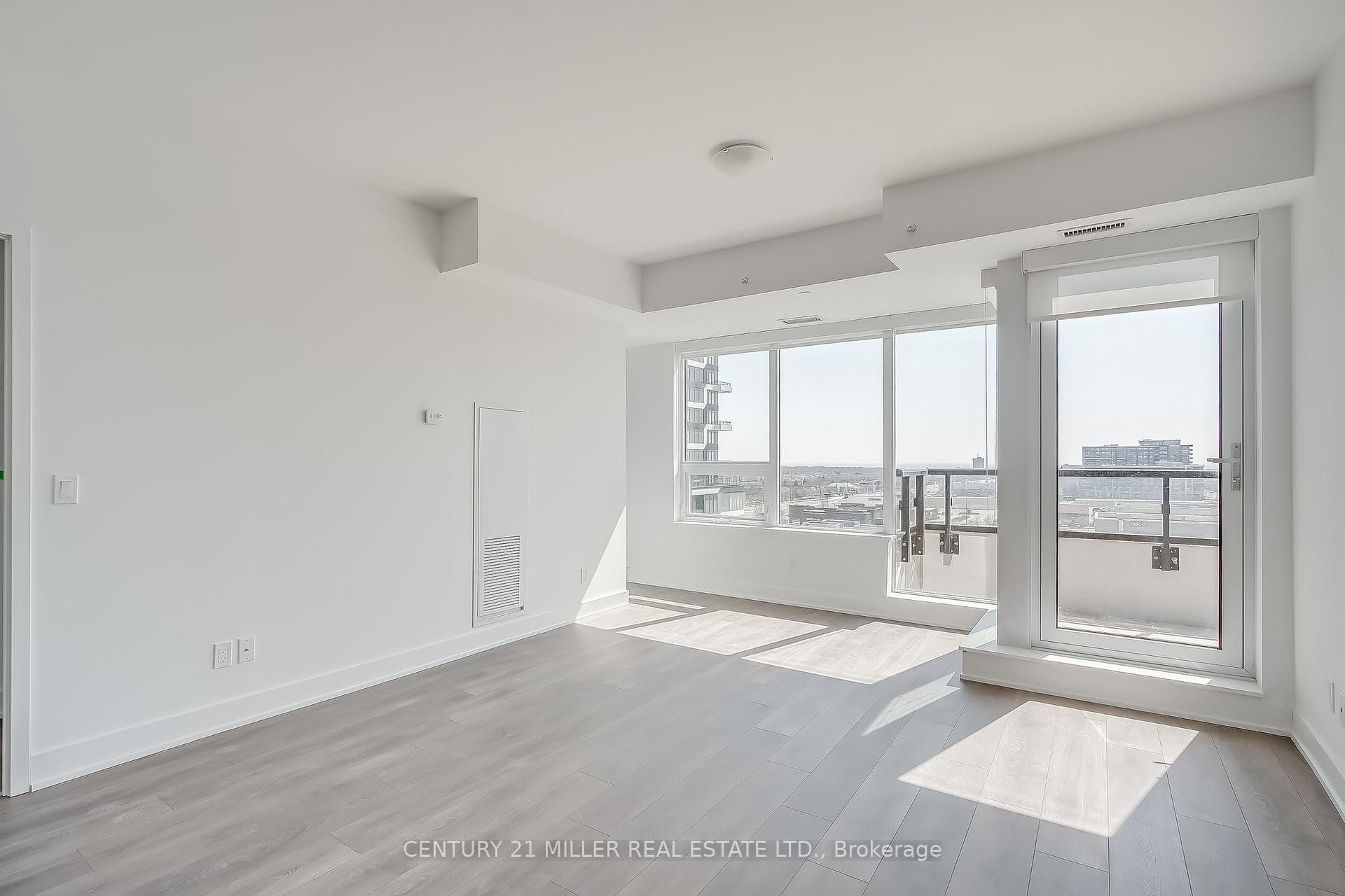 2485 Taunton Road Unit 619 photo 7