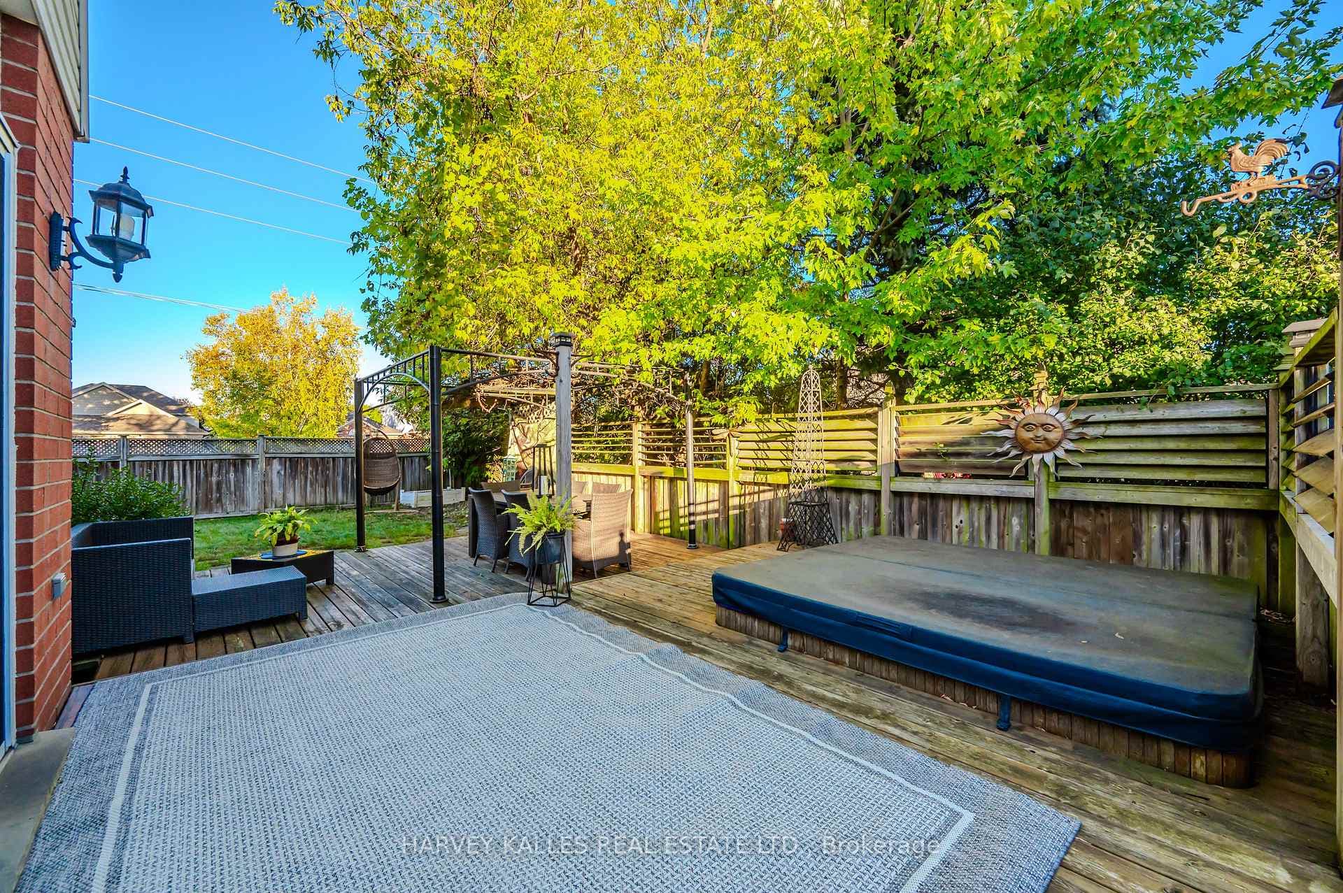 67 Hayward Crescent photo 29
