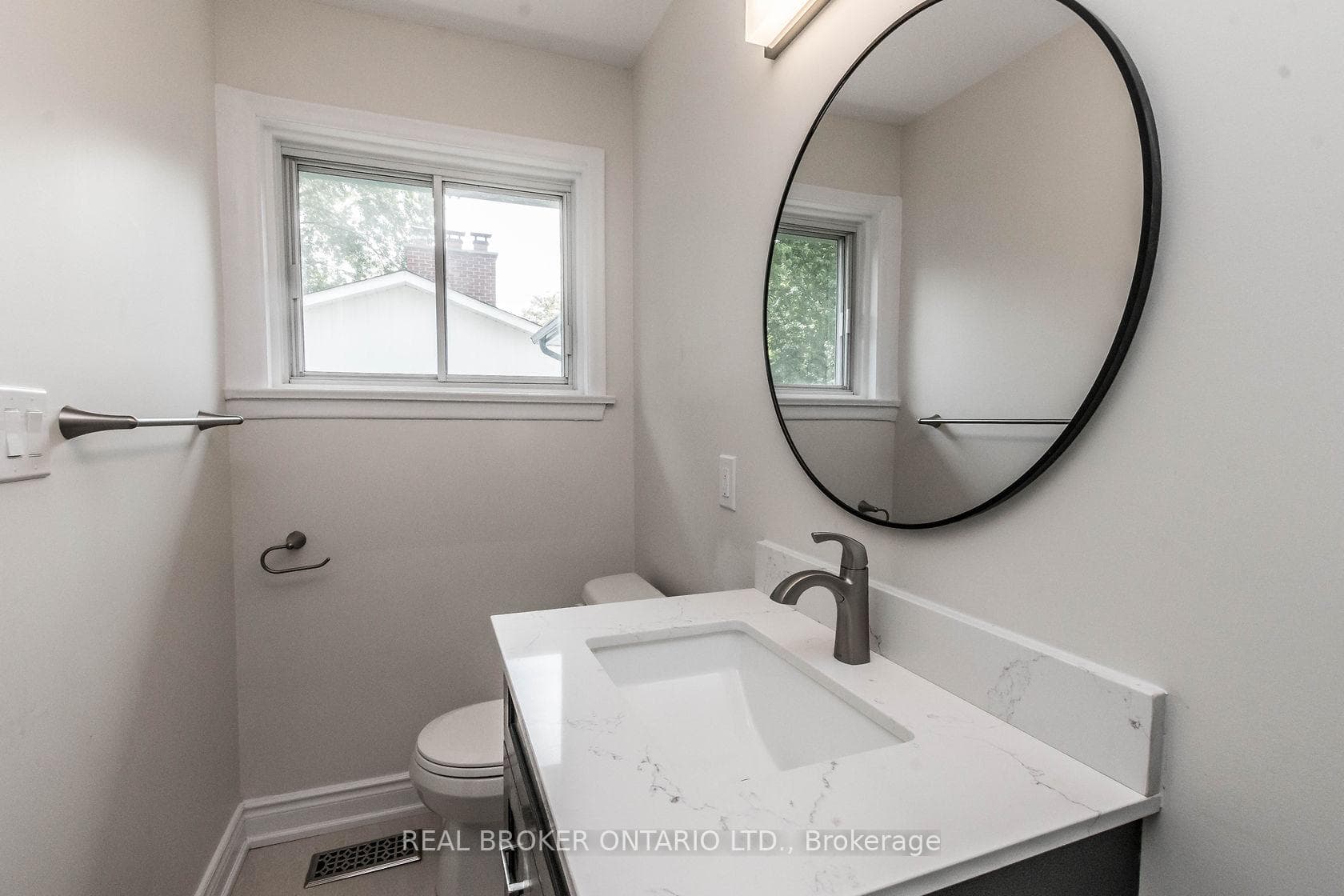 1821 Truscott Drive Unit UPPER photo 31