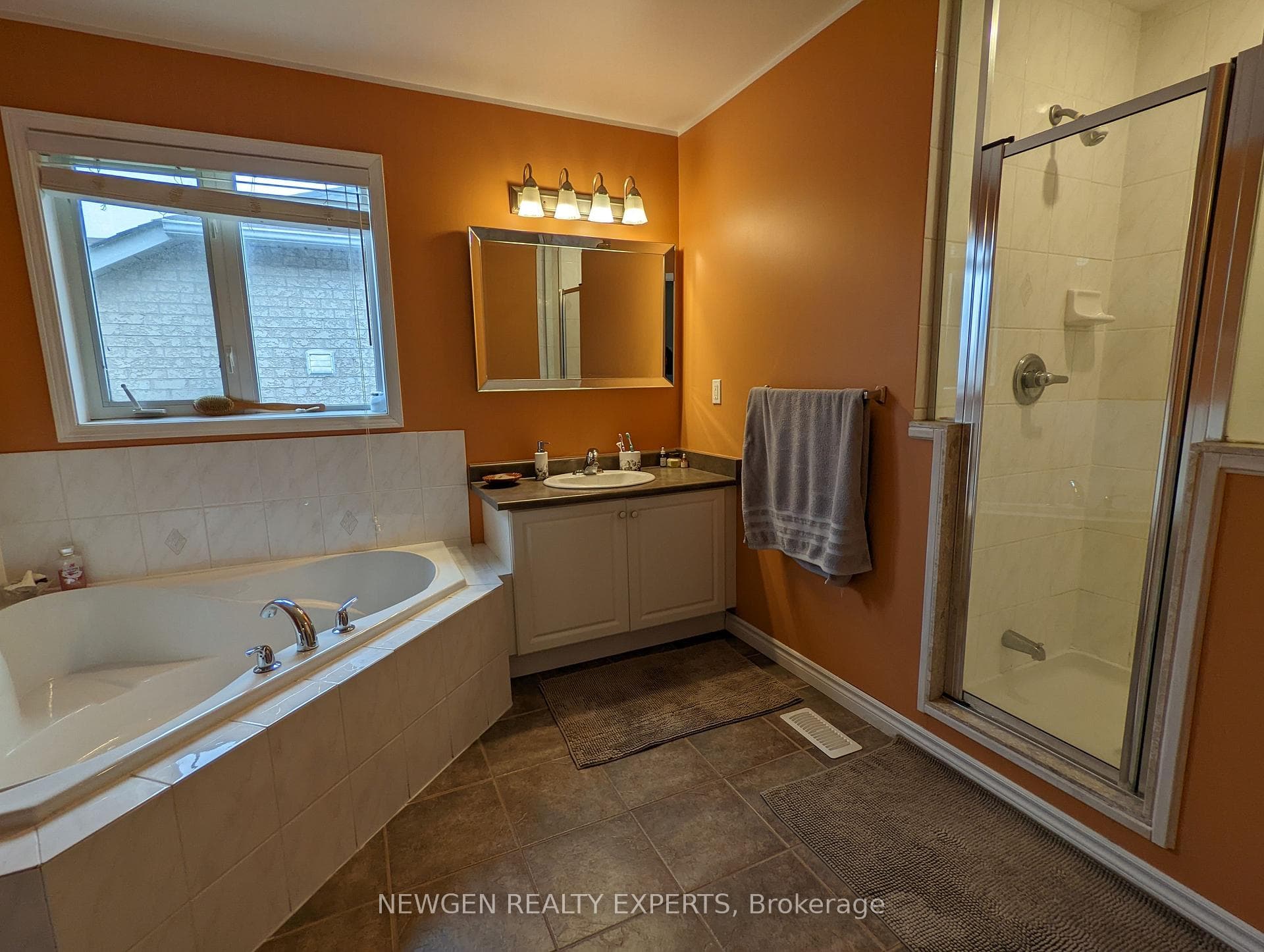122 River Rock Crescent photo 12