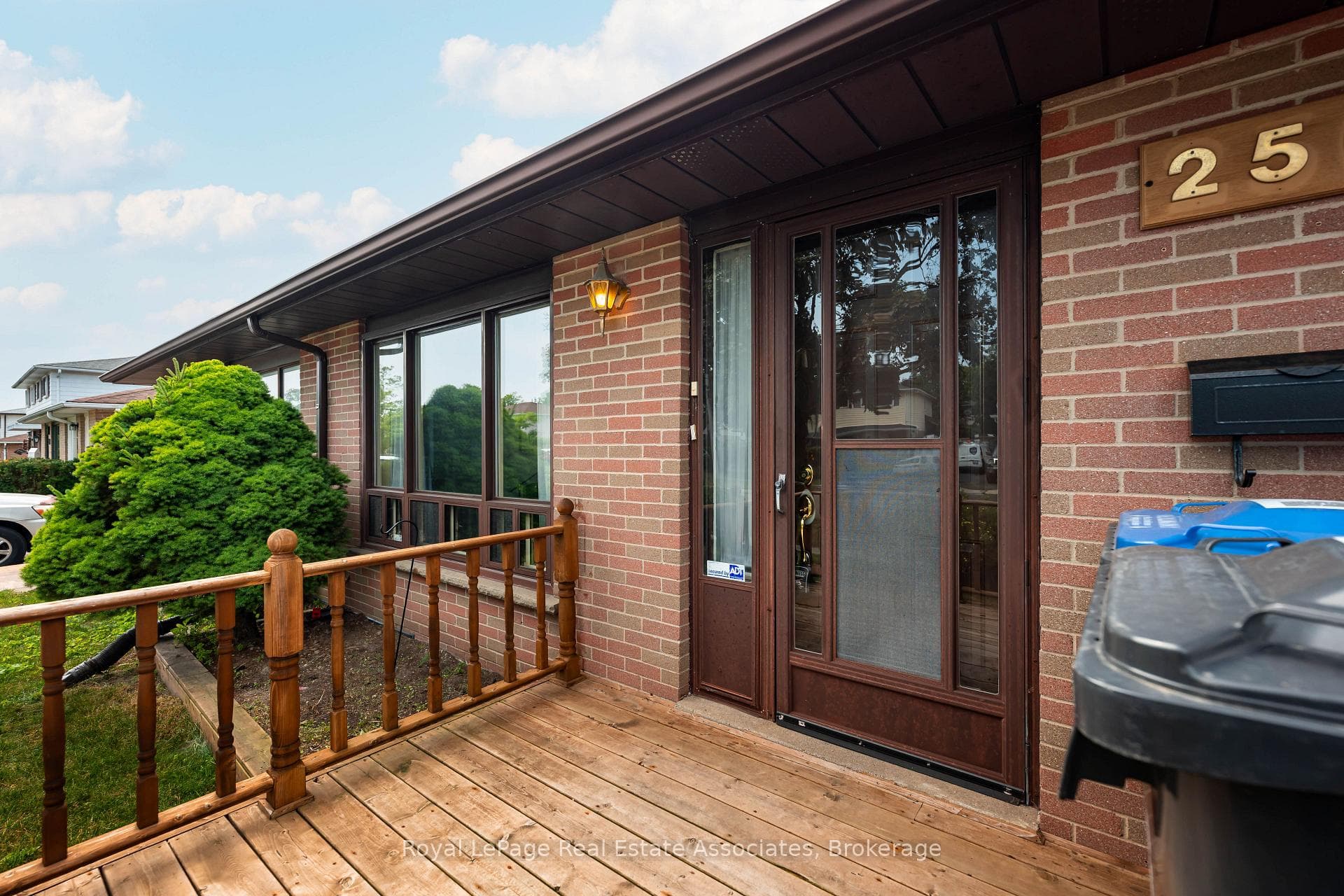 256 Archdekin Drive photo 6