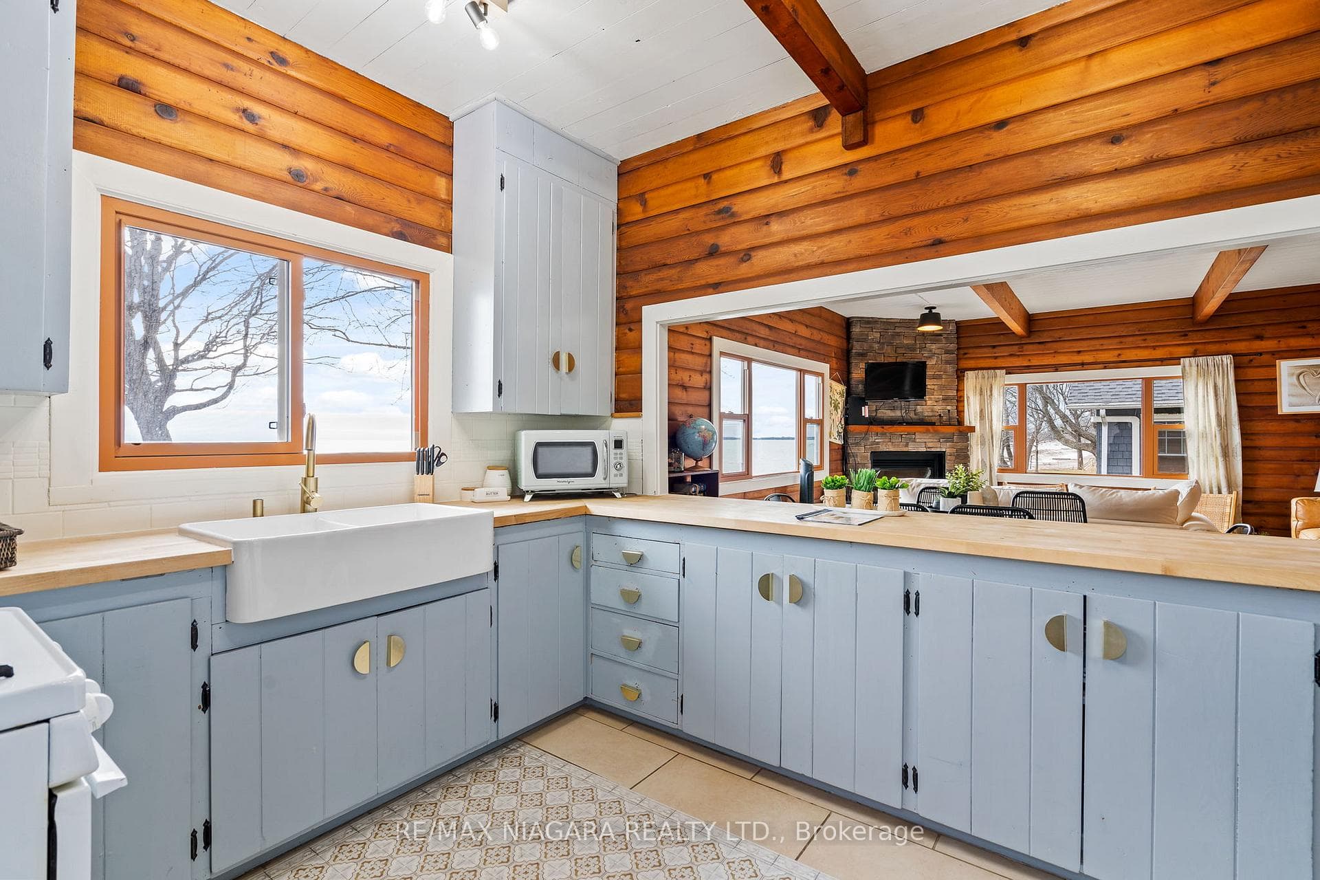 12547 Lakeshore Road photo 7