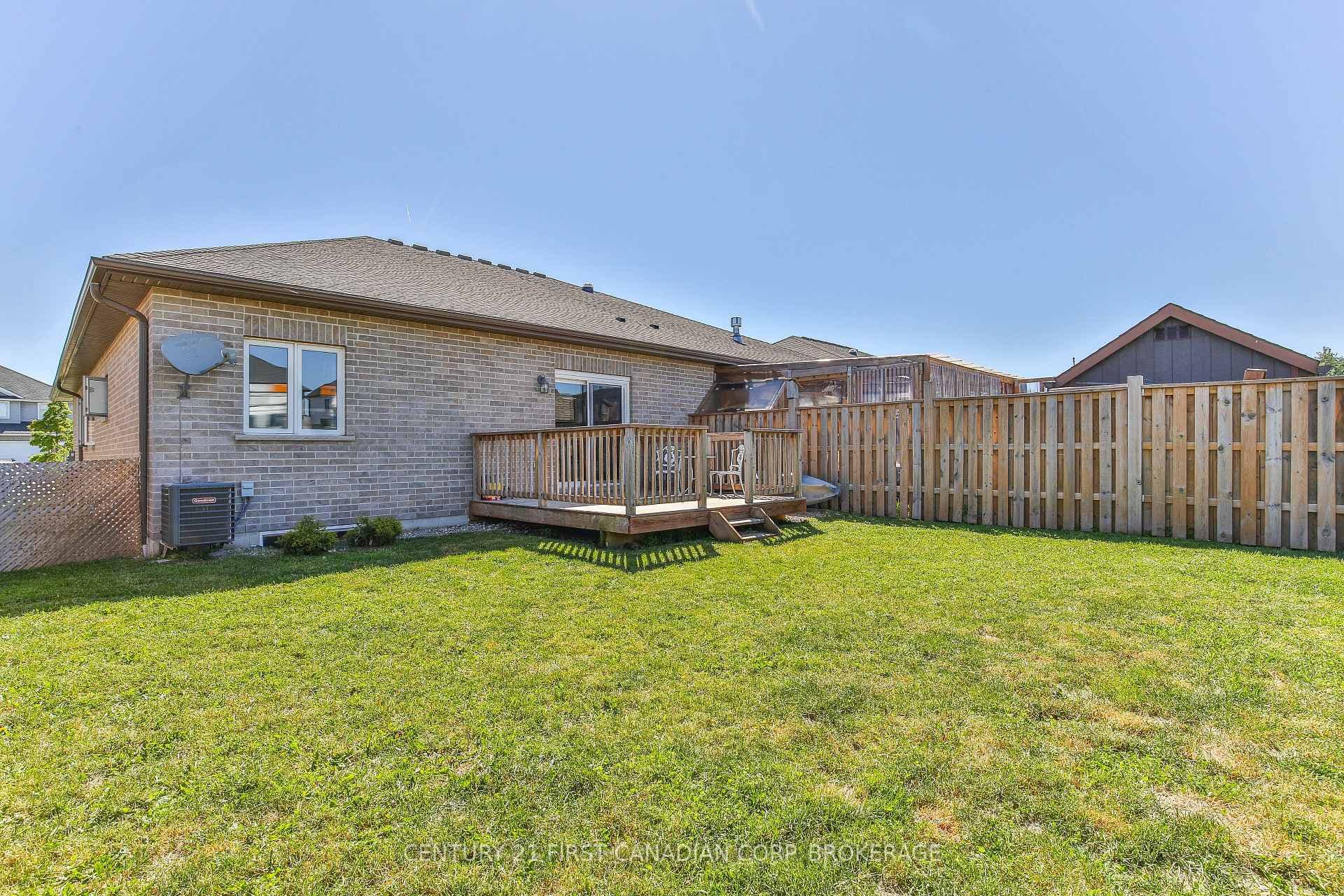 283 Boyd Boulevard photo 33