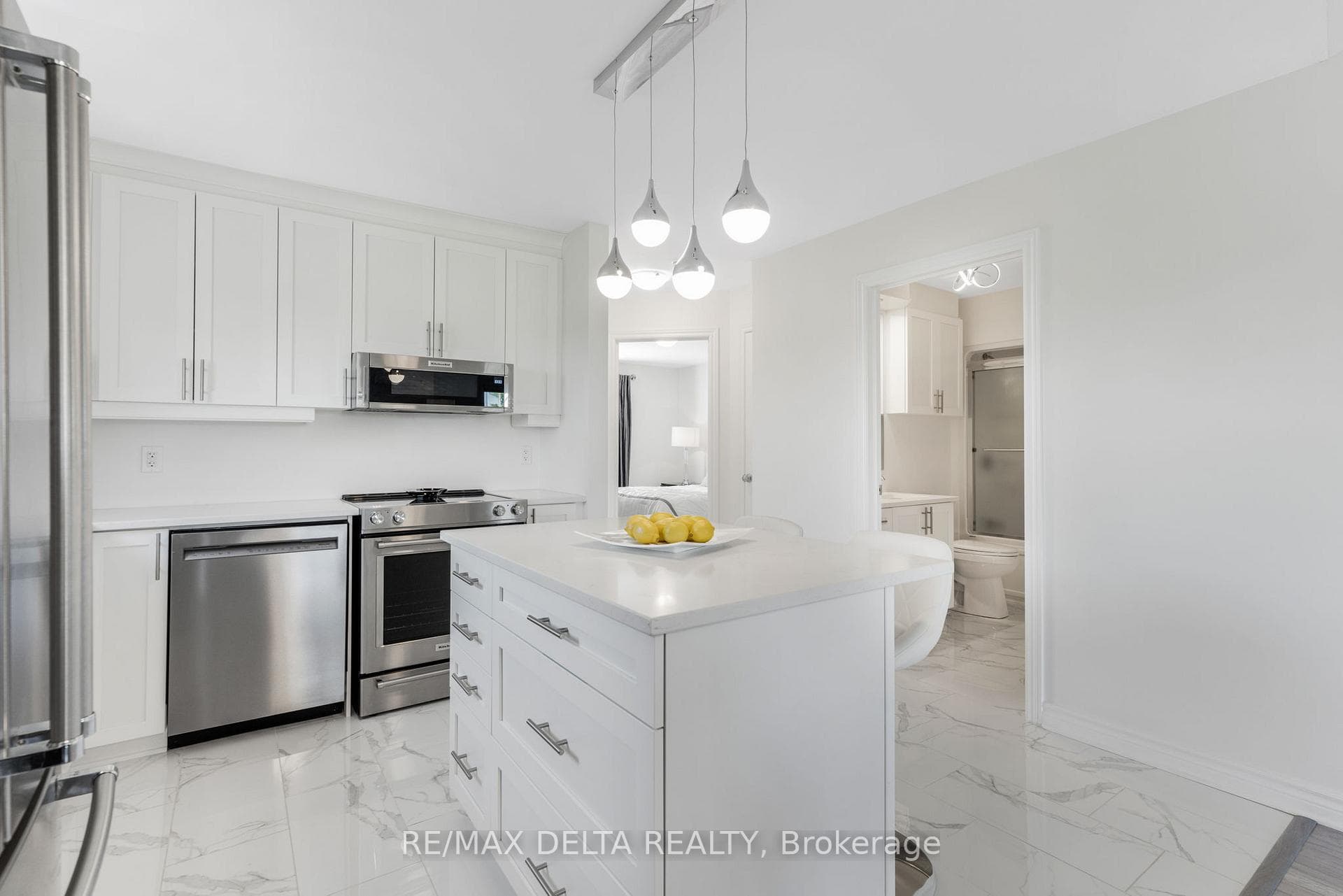 225 SPENCE Avenue Unit 202 photo 14