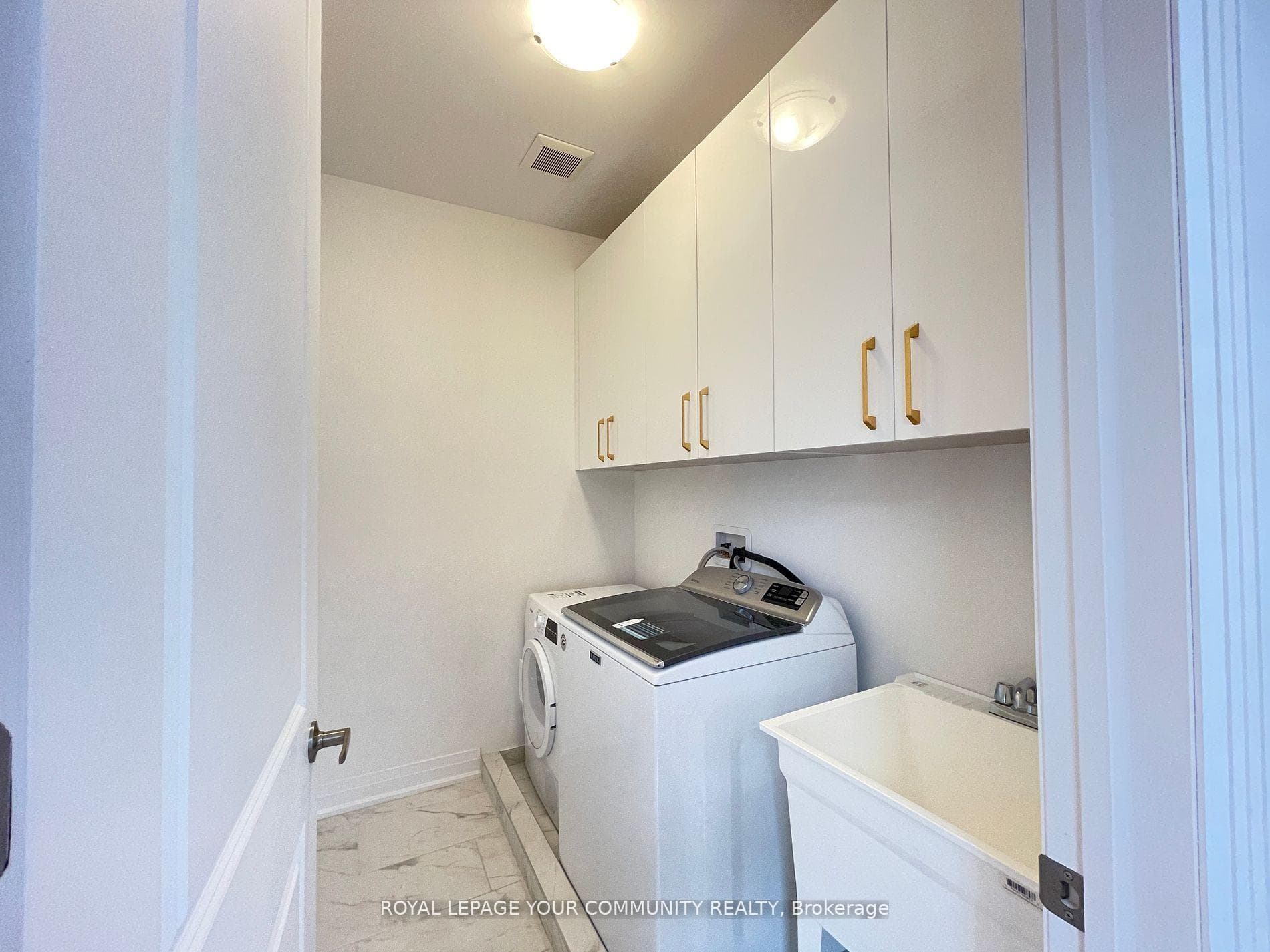 26 Banshee Lane photo 18