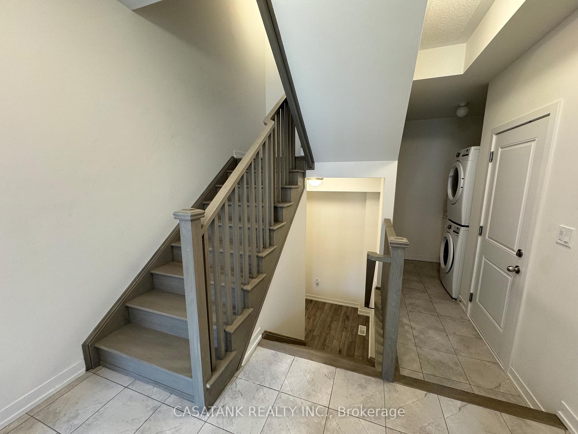 1556 Moonseed Place photo 6
