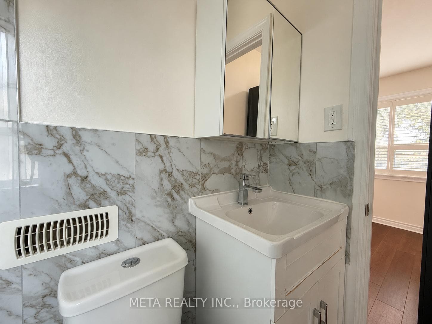 556 Mccowan Road photo 24