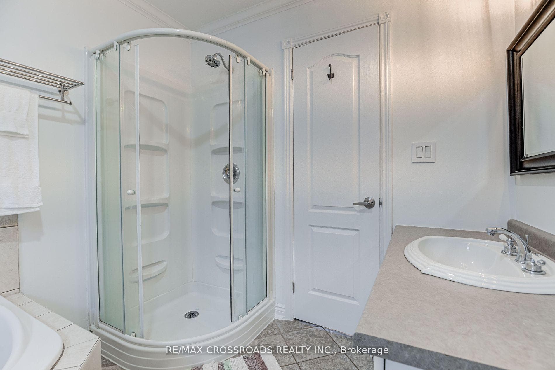 119 Lawrence Crescent photo 25