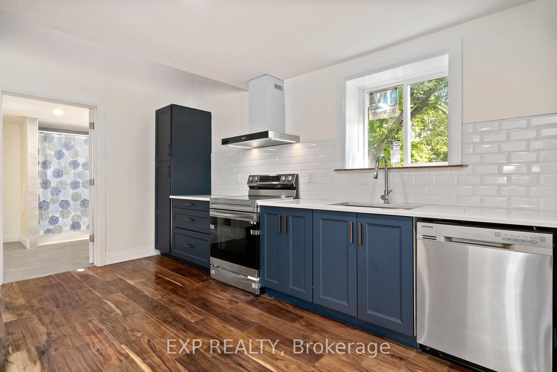 216 Oak Street photo 10