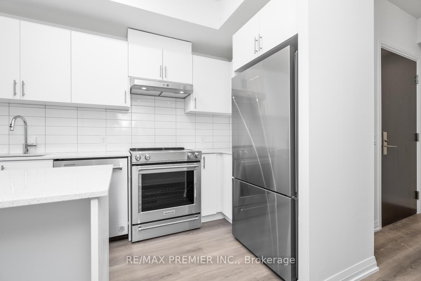9000 Jane Street Unit 401 photo 9