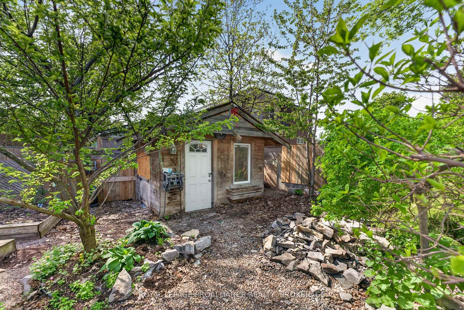 169 Carruthers Avenue photo 39