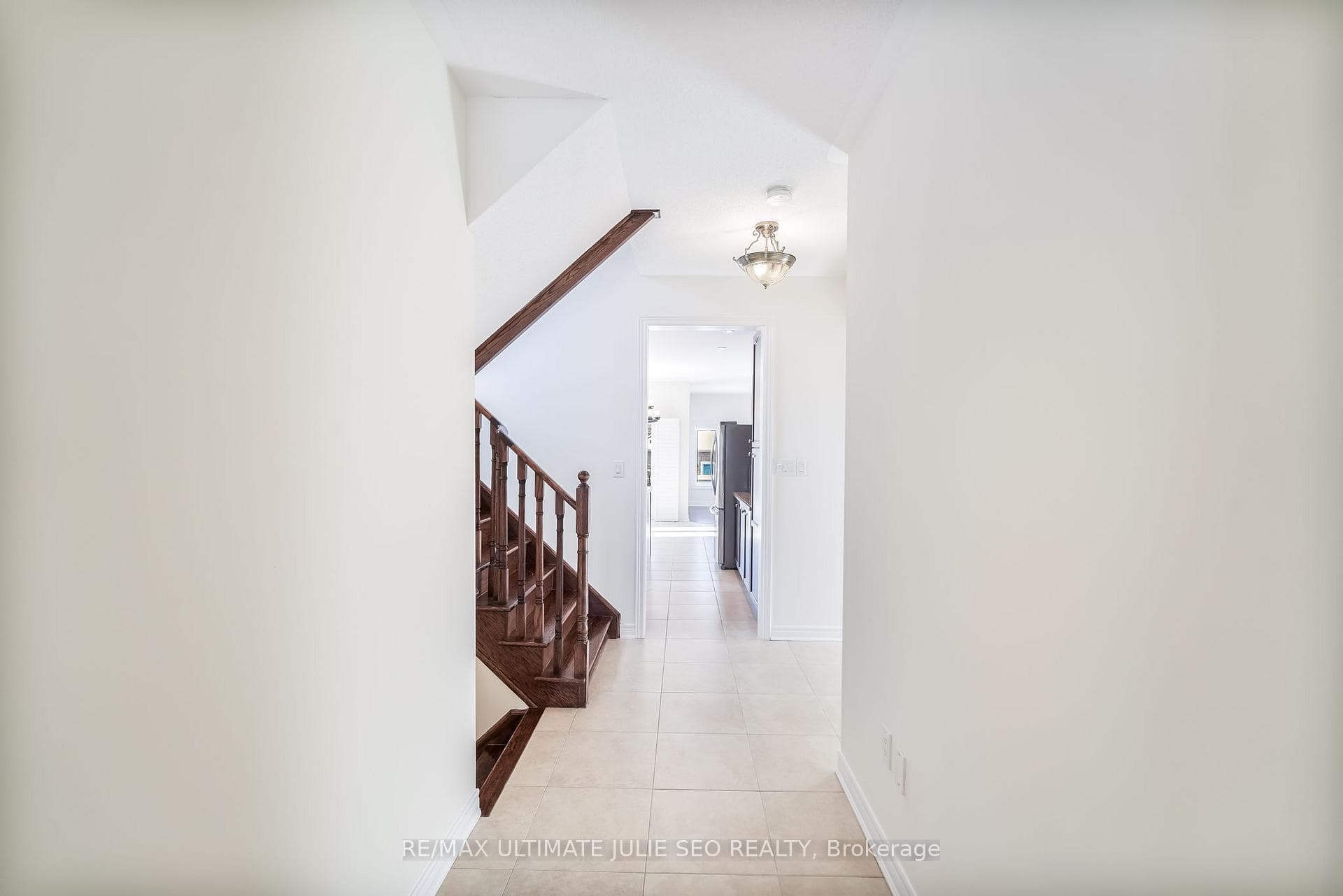 161 Black Maple Crescent photo 4