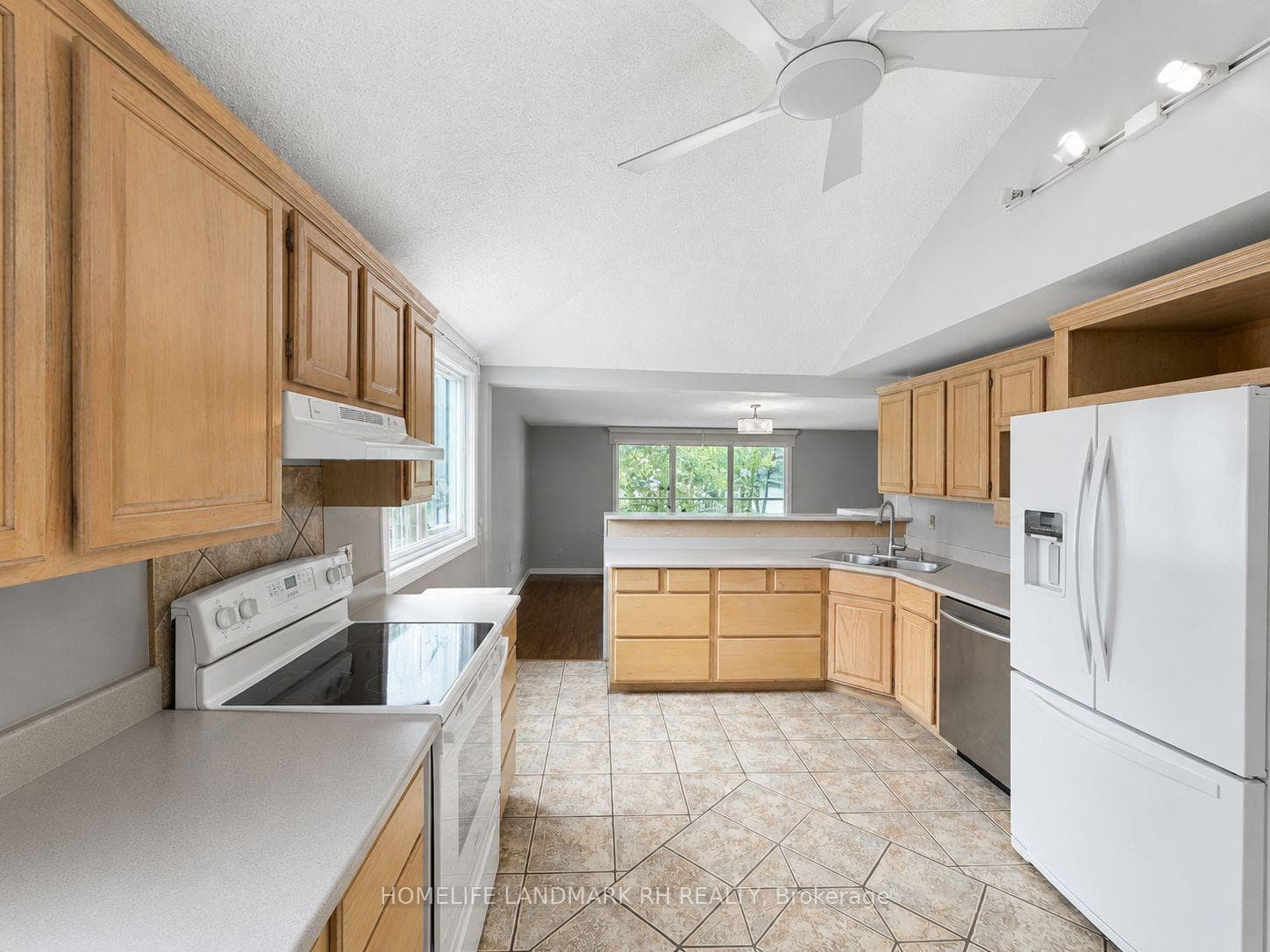 186 Spring Boulevard photo 8