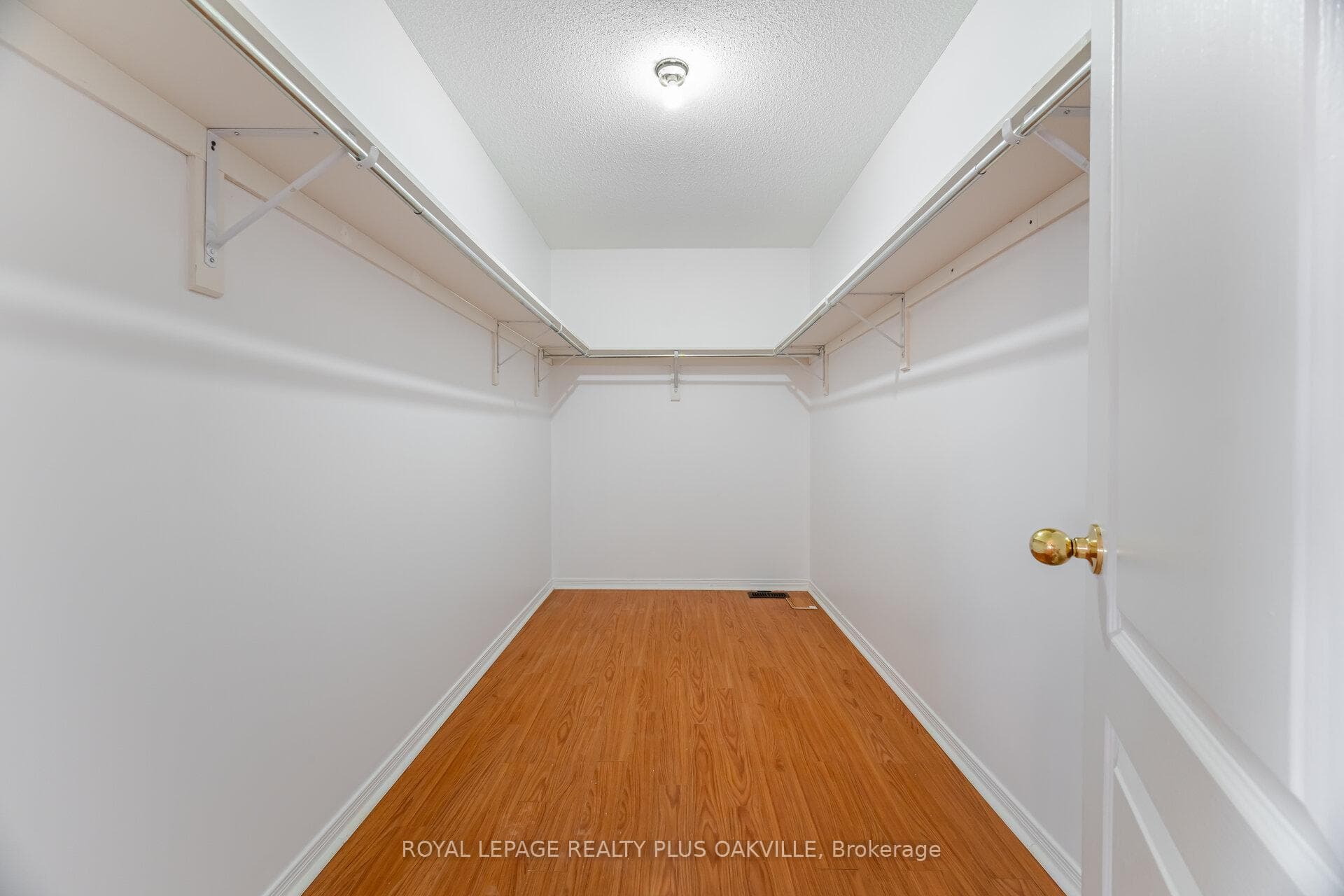 110 Earlsbridge Boulevard photo 28