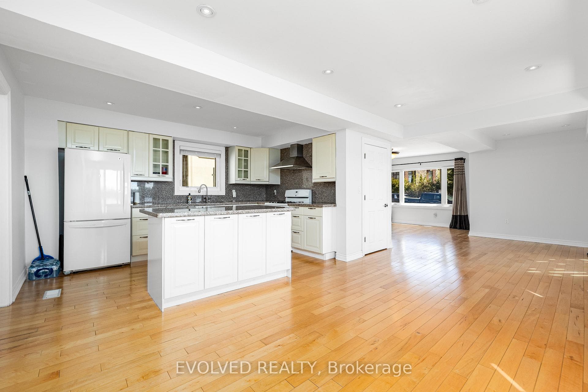 6 wildwood Avenue photo 13