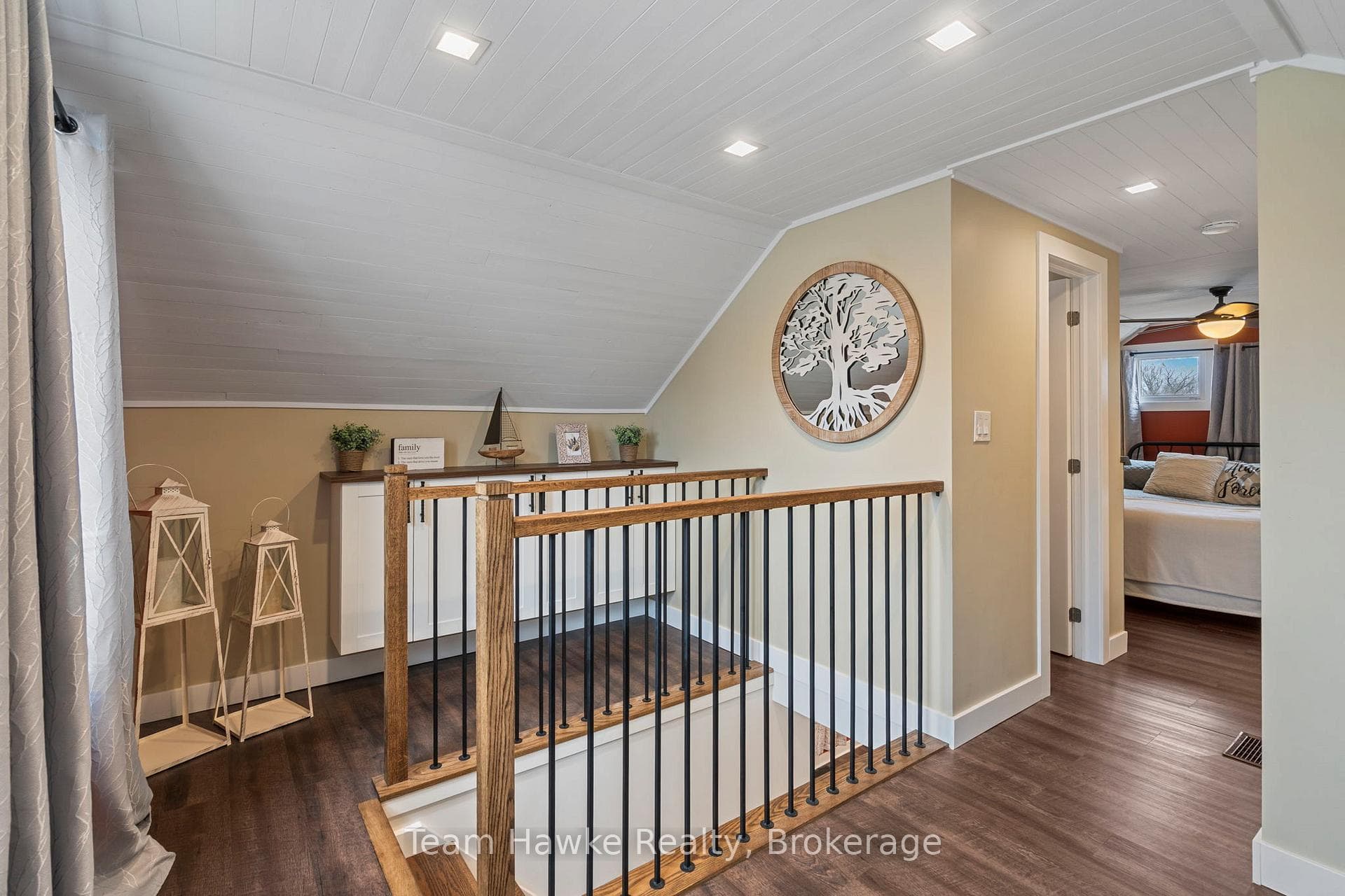 475 Colborne Street photo 17