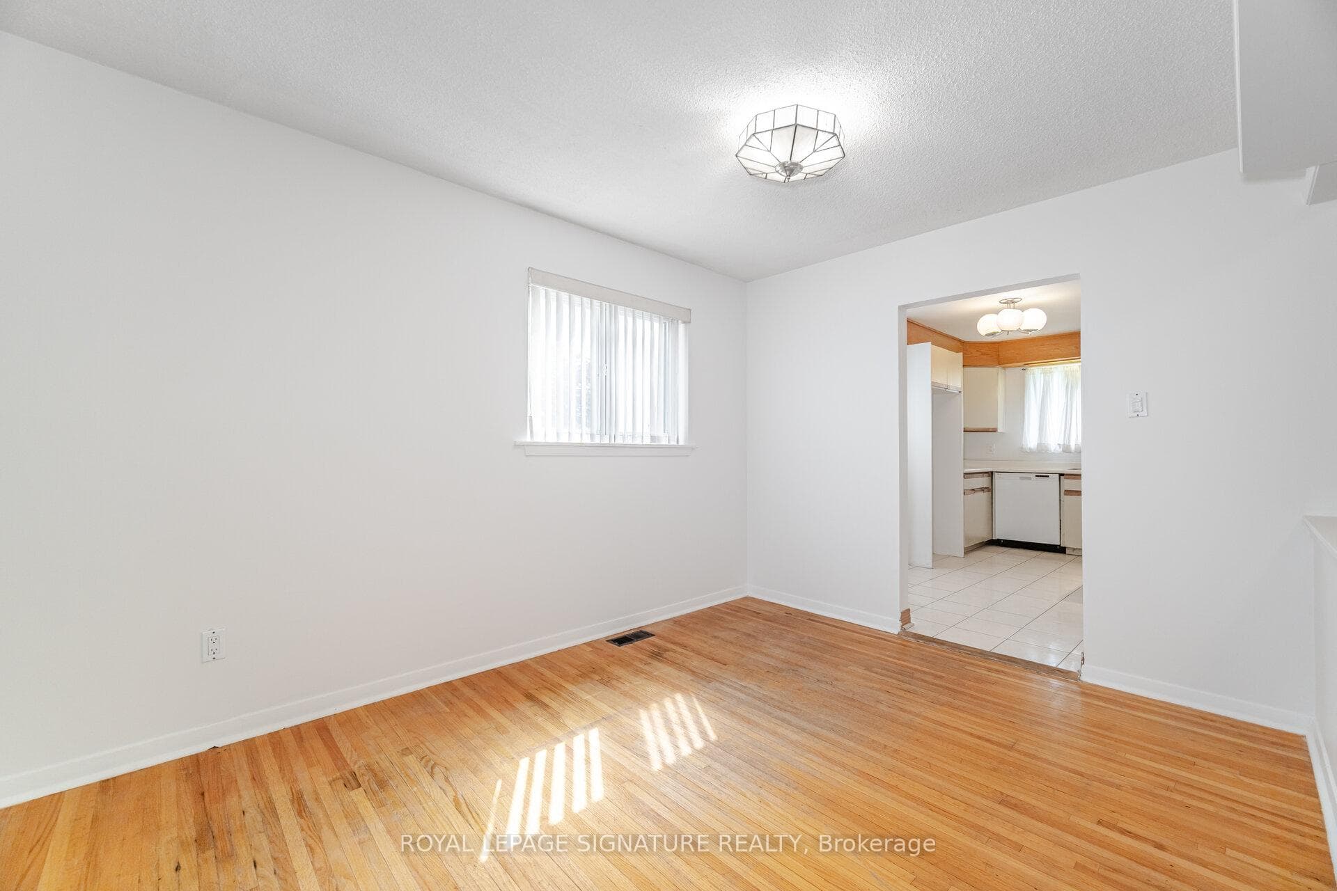 70 Regatta Crescent photo 13